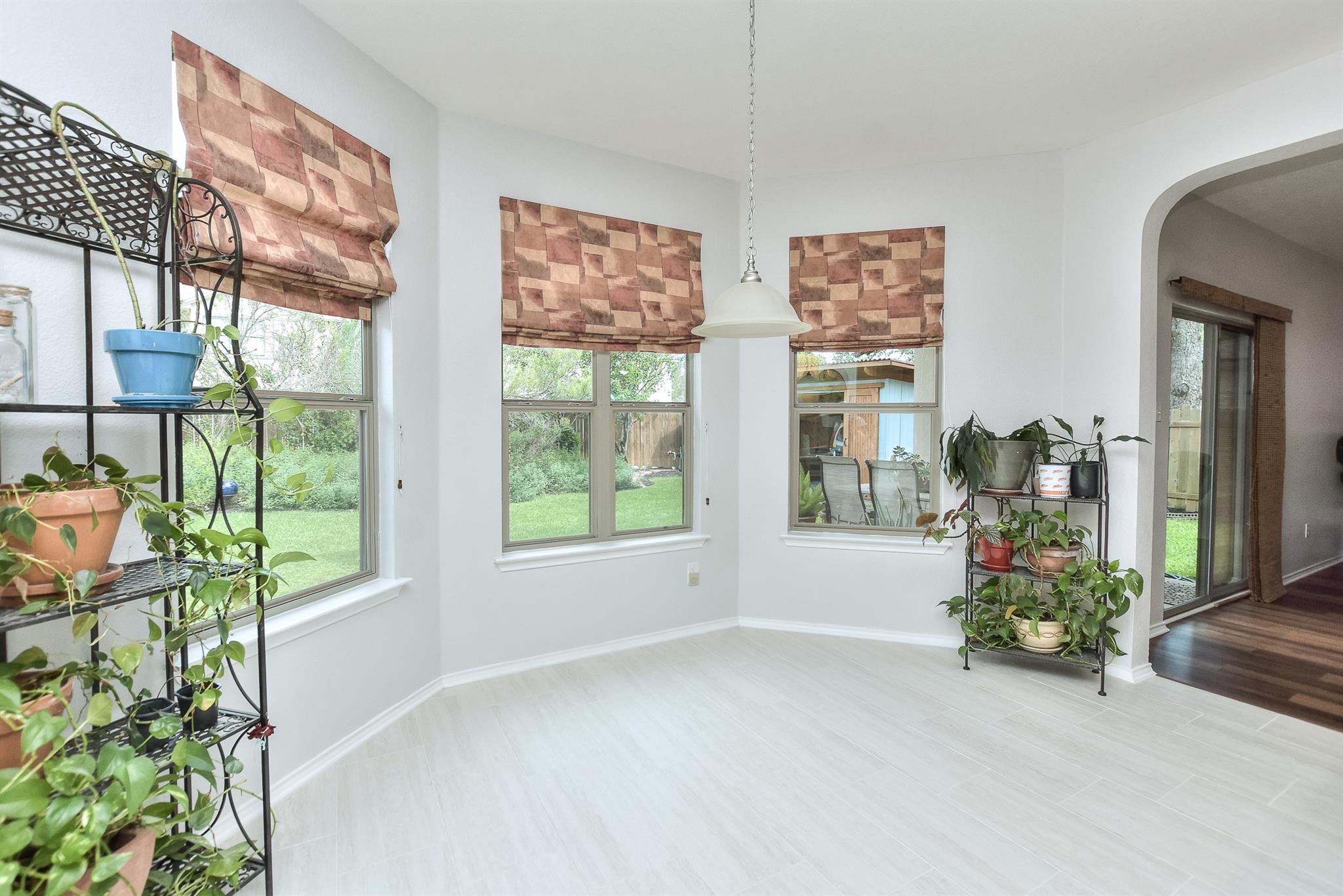 4913 Woodstock Dr Dr, Georgetown, TX 78633