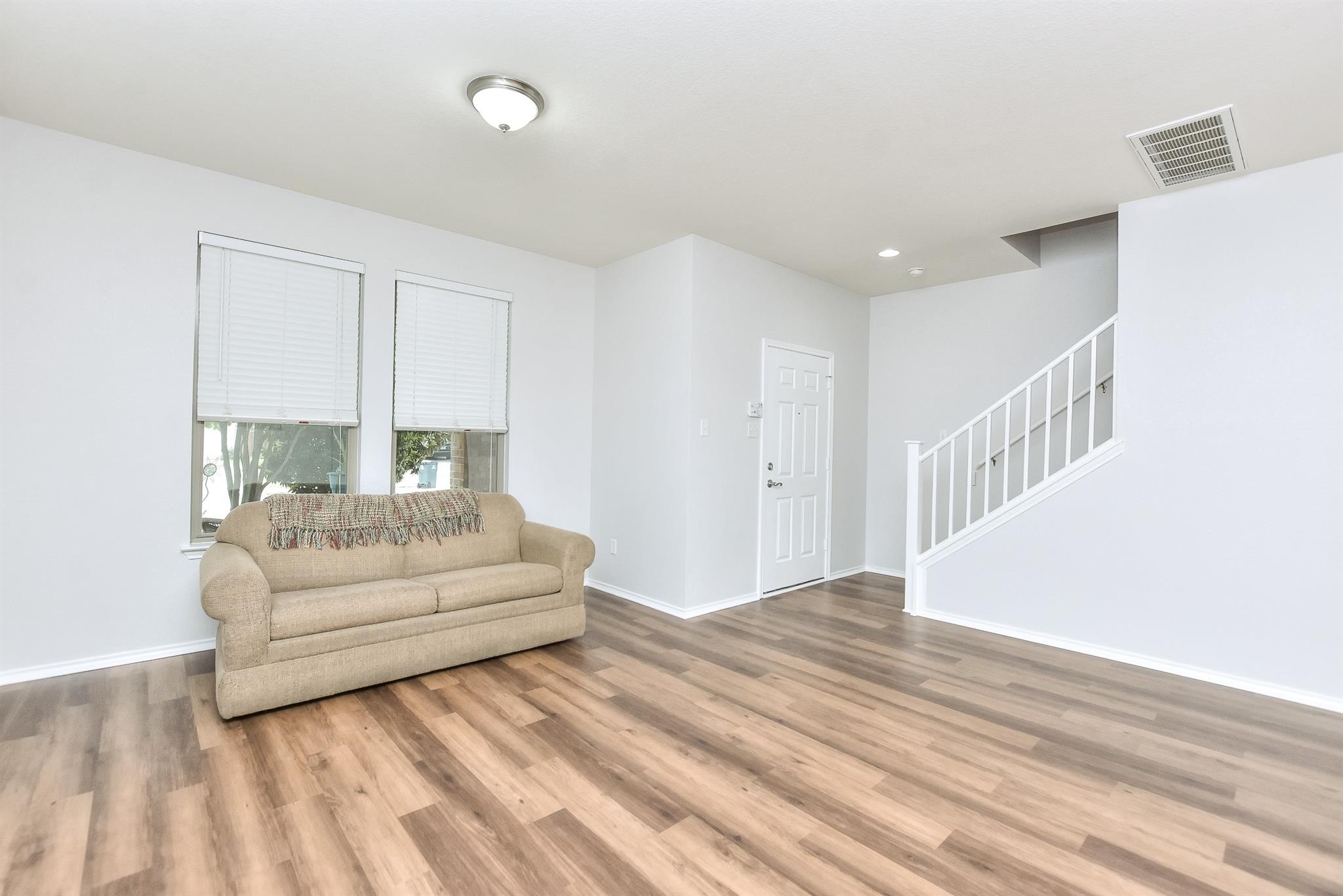 4913 Woodstock Dr Dr, Georgetown, TX 78633