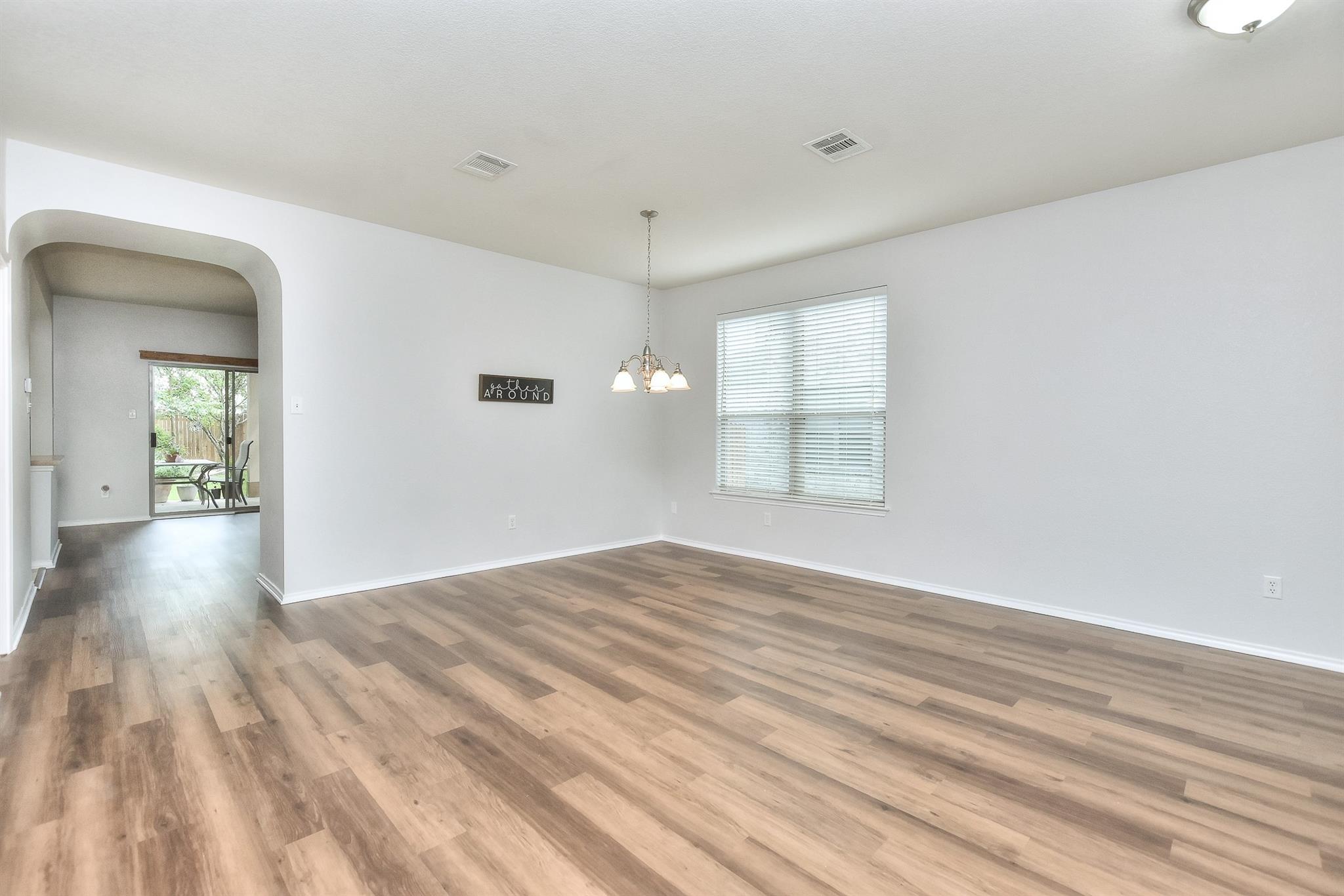 4913 Woodstock Dr Dr, Georgetown, TX 78633