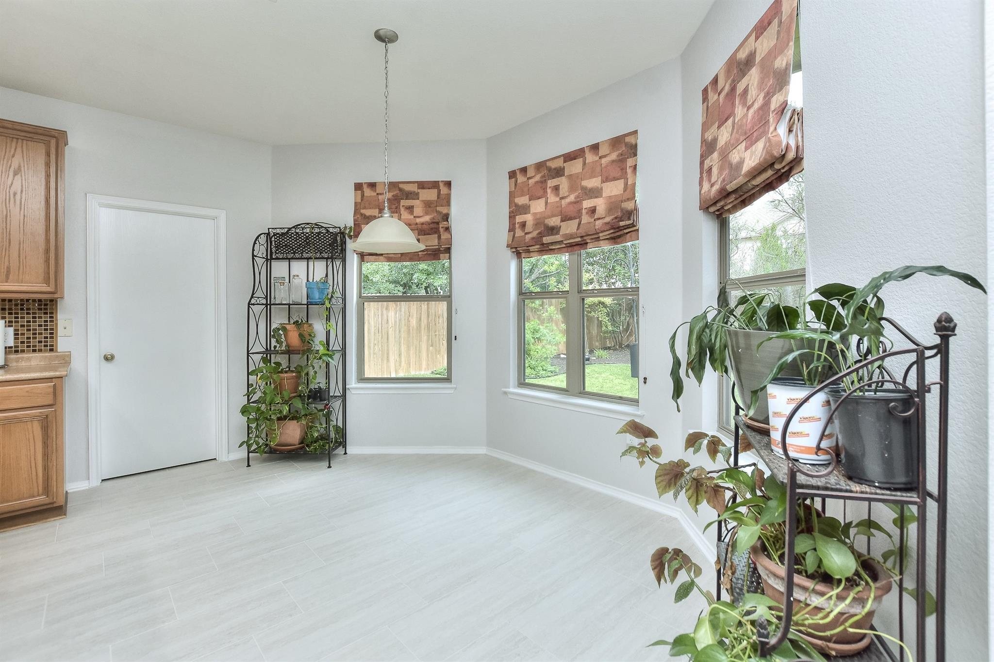 4913 Woodstock Dr Dr, Georgetown, TX 78633