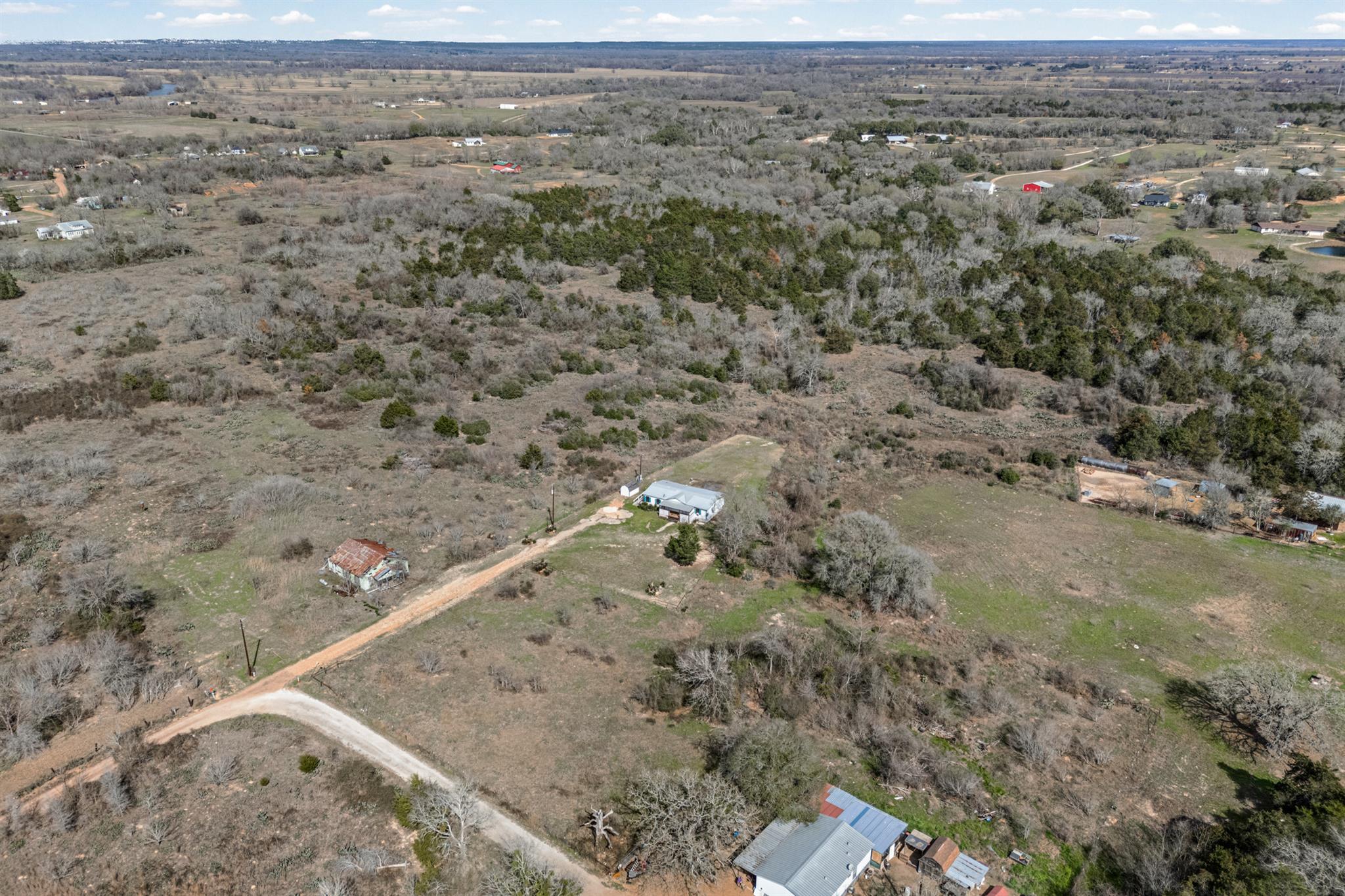 250 McDuffy Ln, West Point, TX 78963