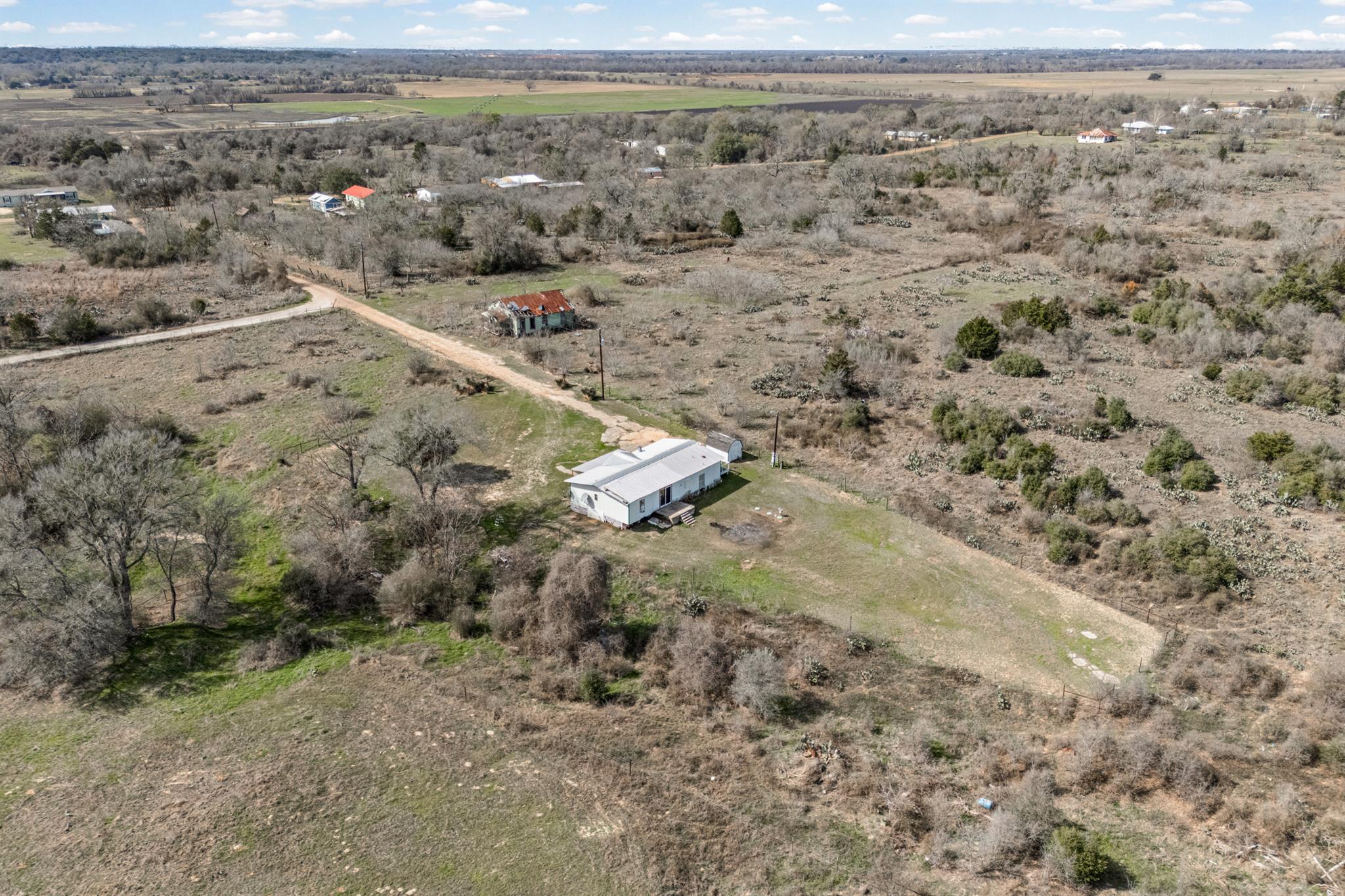250 McDuffy Ln, West Point, TX 78963