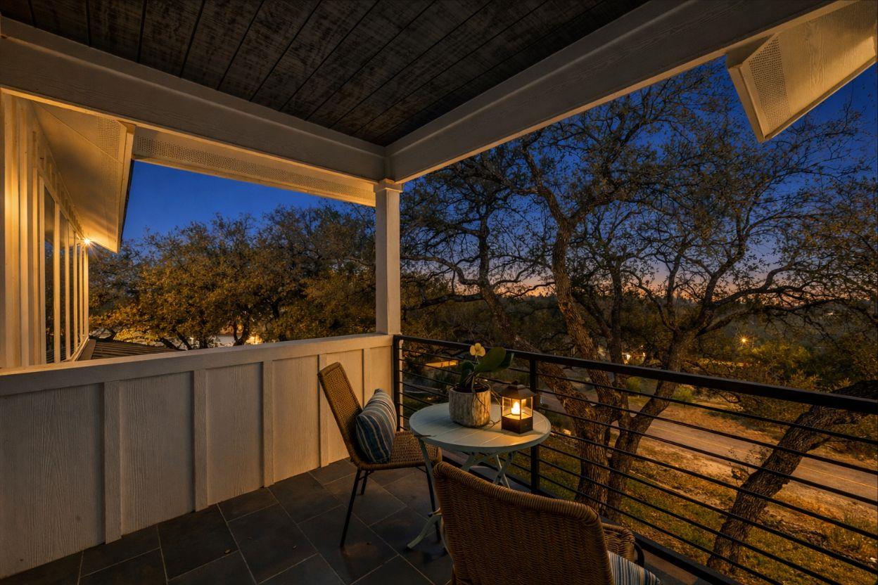 501 Alva Dr, Briarcliff, TX 78669