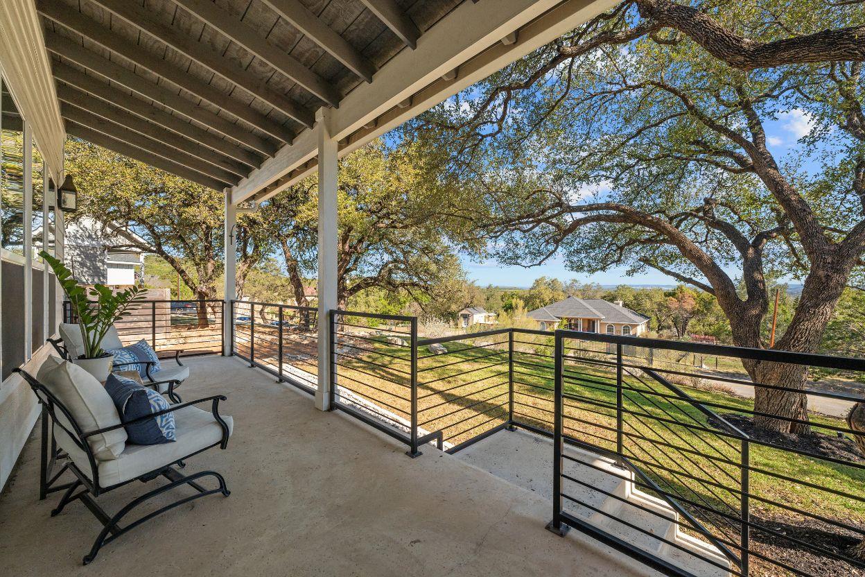 501 Alva Dr, Briarcliff, TX 78669