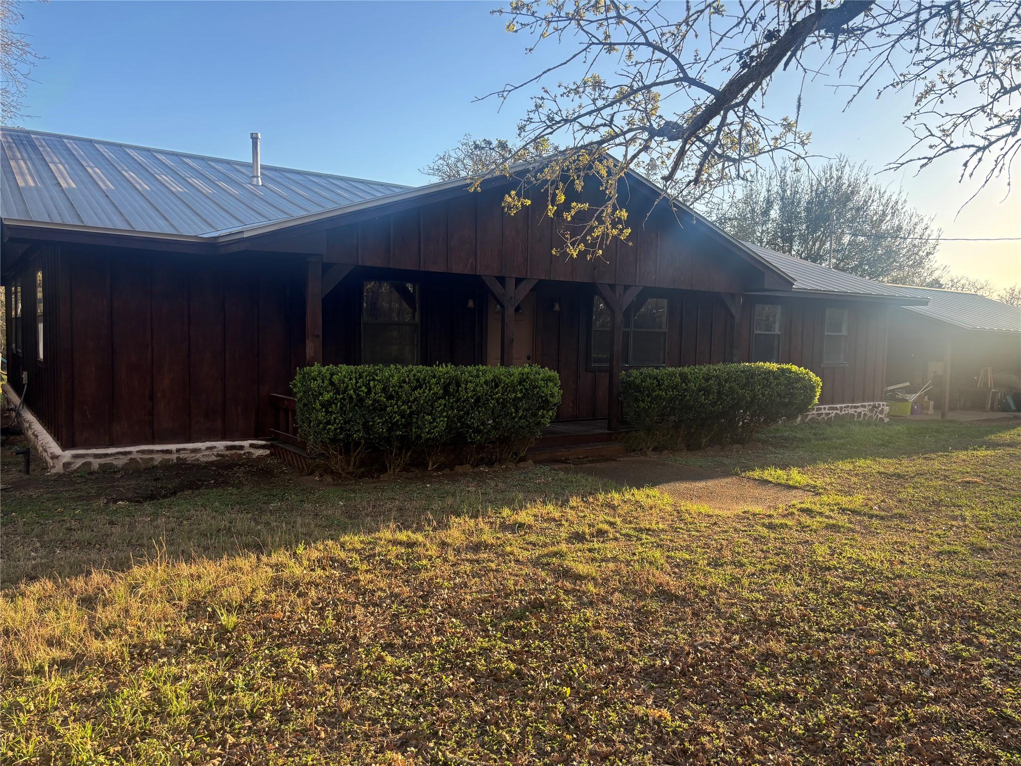 159 Diamond G Ln, Smithville, TX 78957