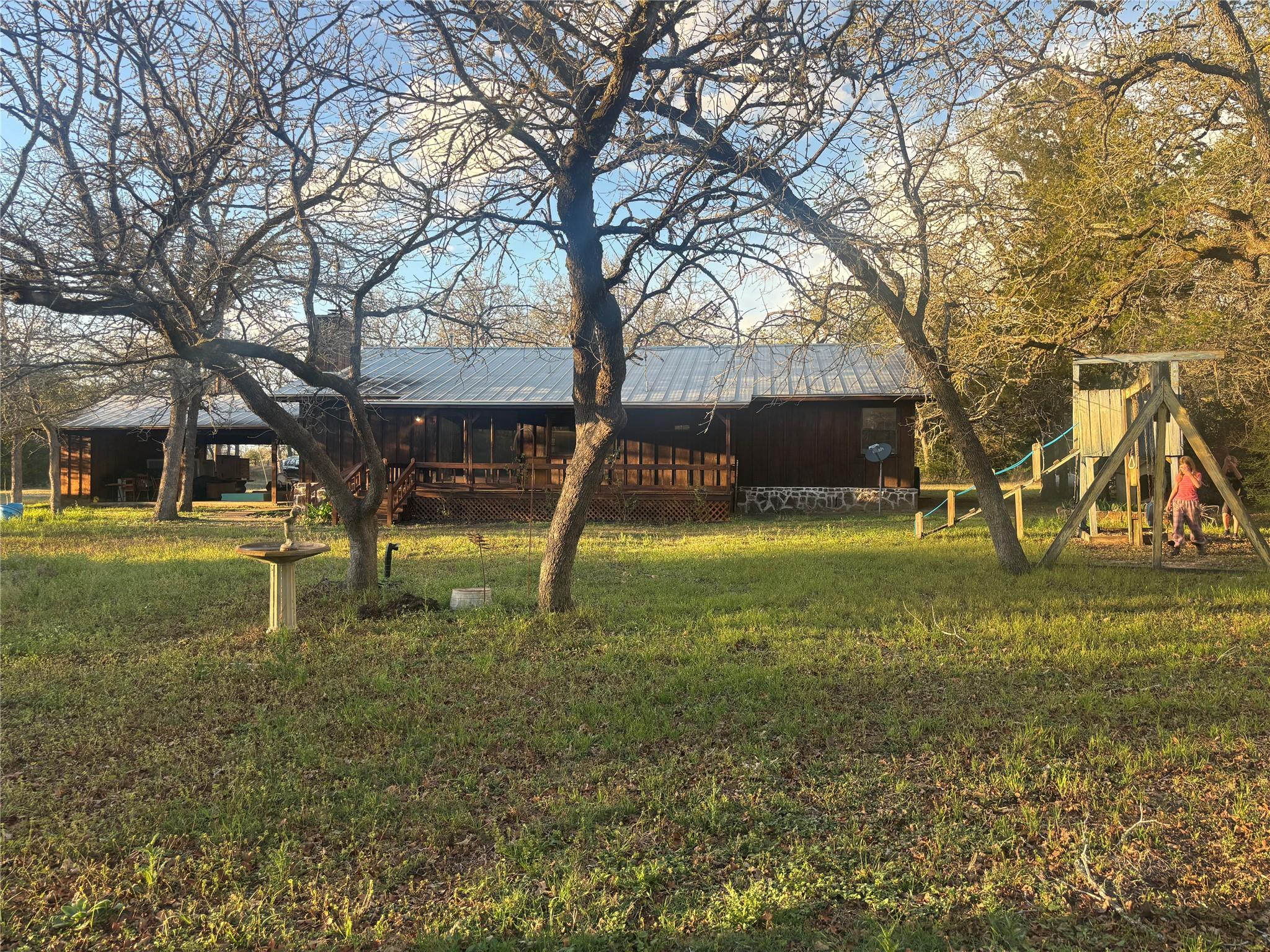 159 Diamond G Ln, Smithville, TX 78957