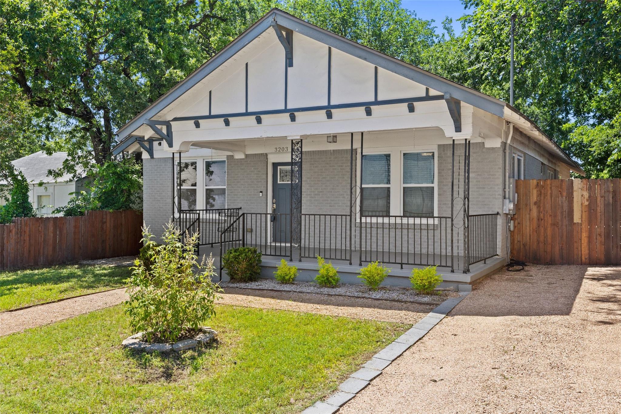 3203 E 18th St, Austin, TX 78721