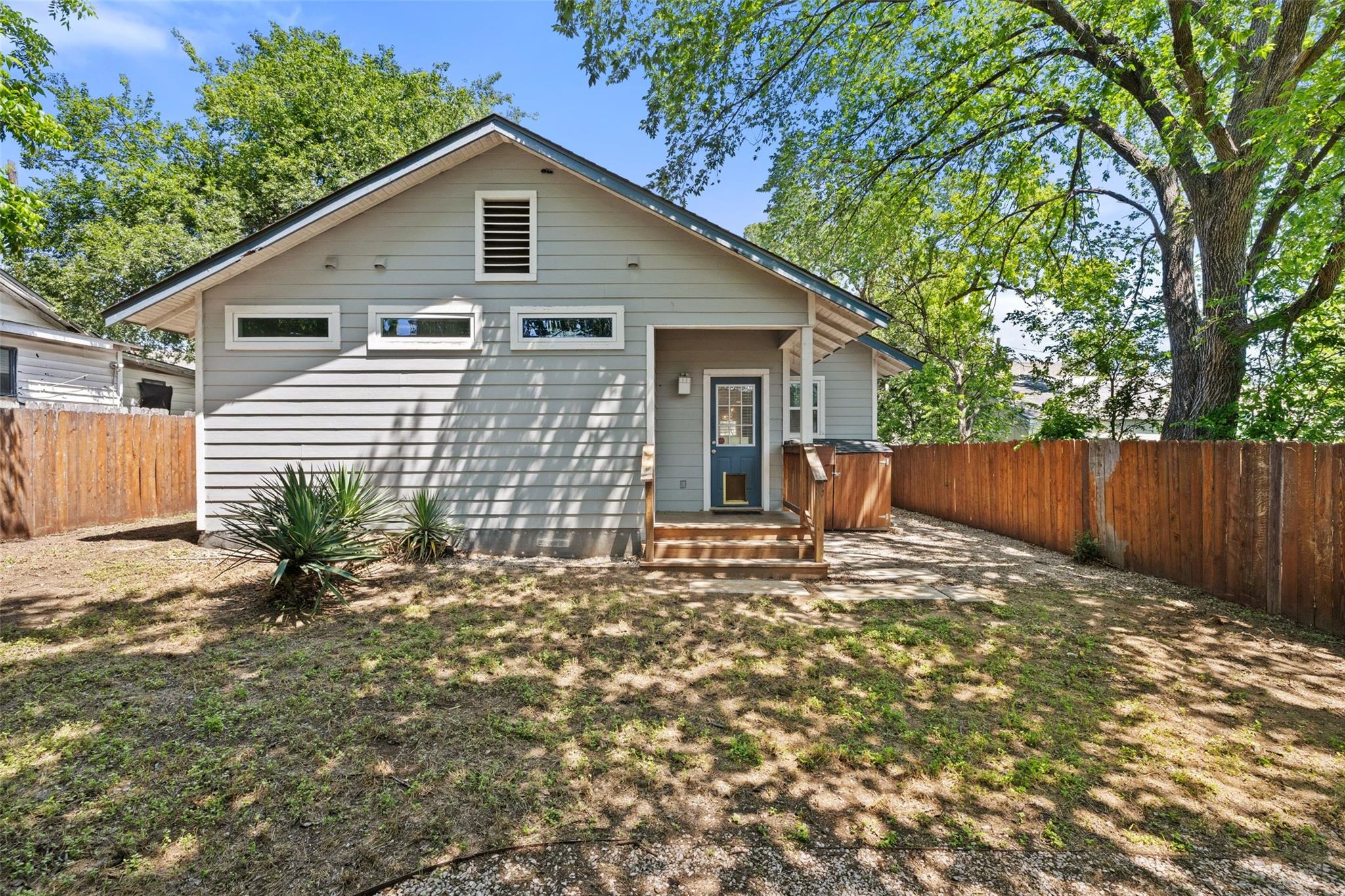 3203 E 18th St, Austin, TX 78721