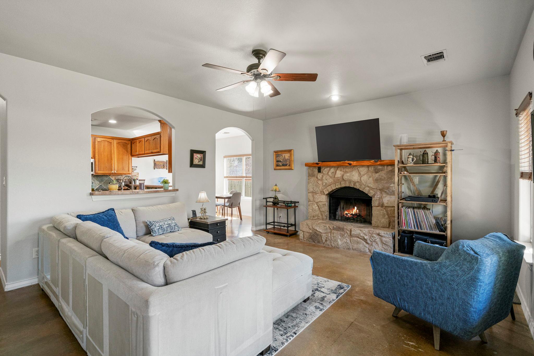 10233 Twin Lake Loop, Dripping Springs, TX 78620