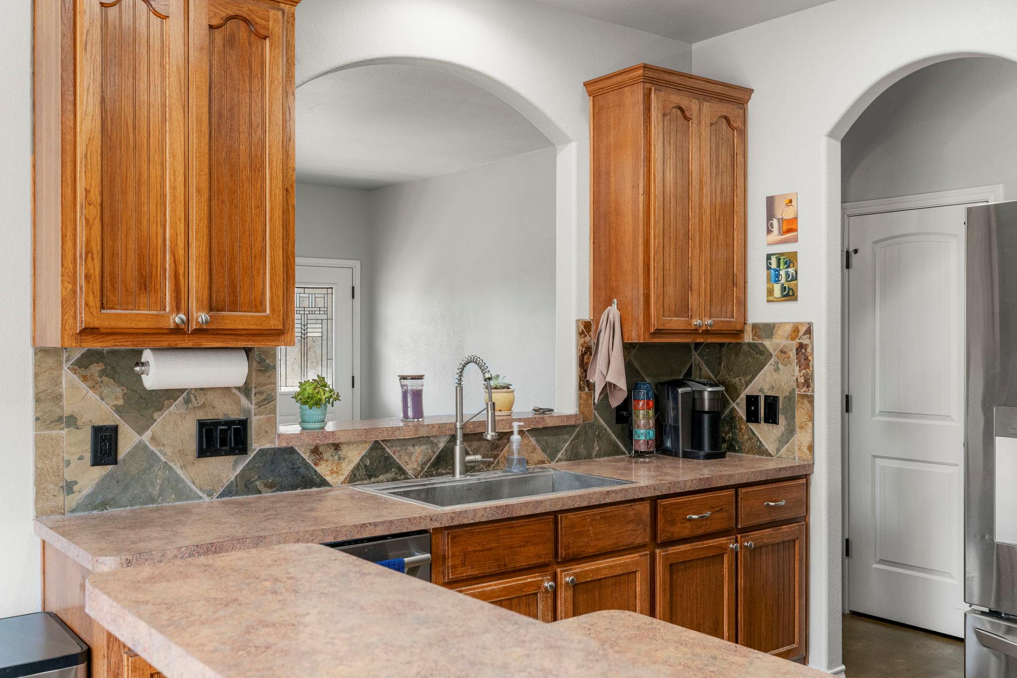 10233 Twin Lake Loop, Dripping Springs, TX 78620