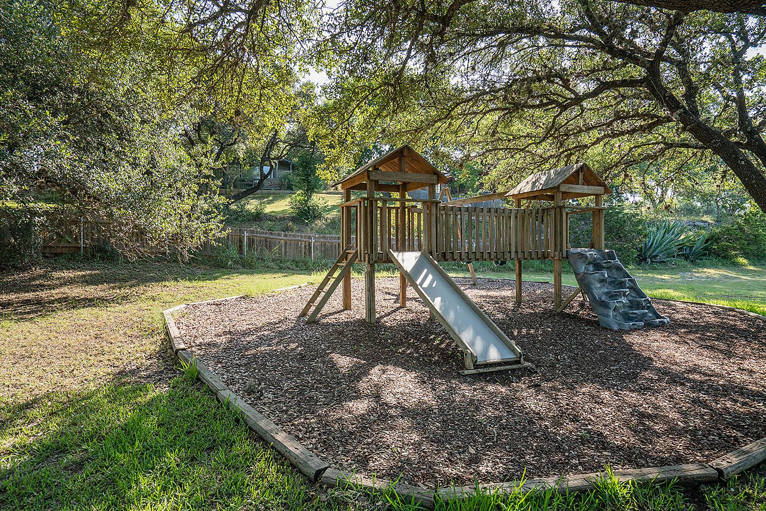 10233 Twin Lake Loop, Dripping Springs, TX 78620