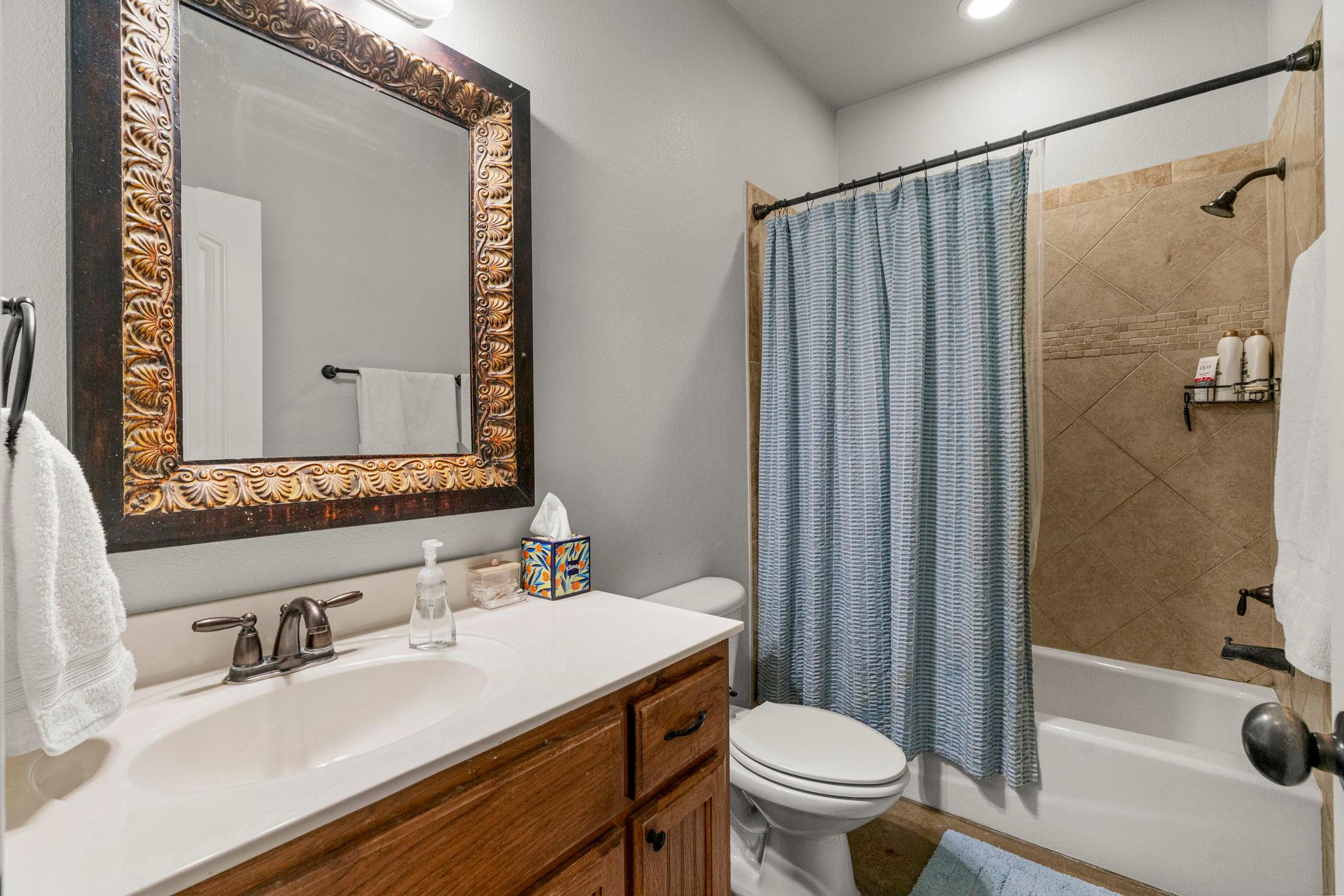 10233 Twin Lake Loop, Dripping Springs, TX 78620