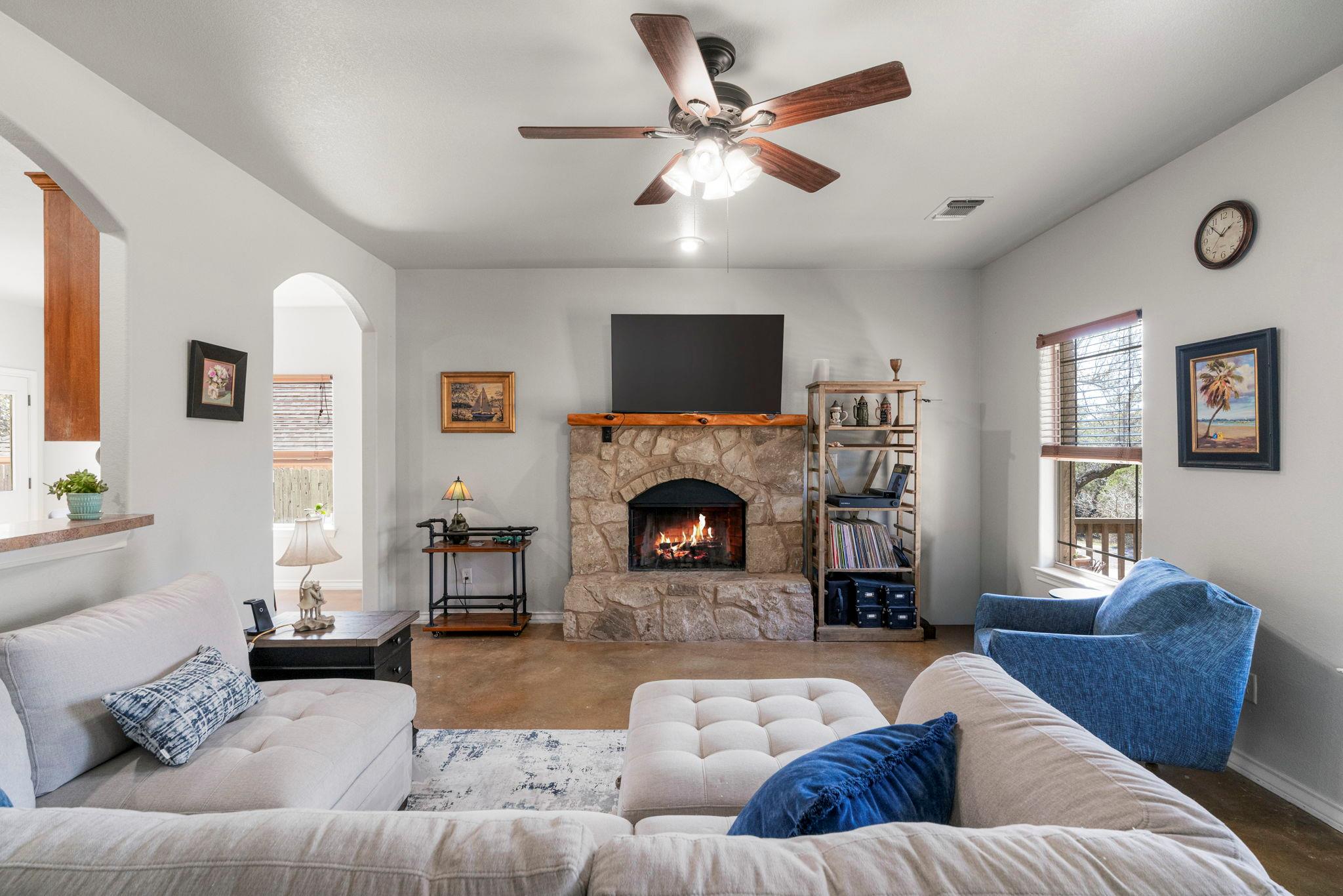 10233 Twin Lake Loop, Dripping Springs, TX 78620