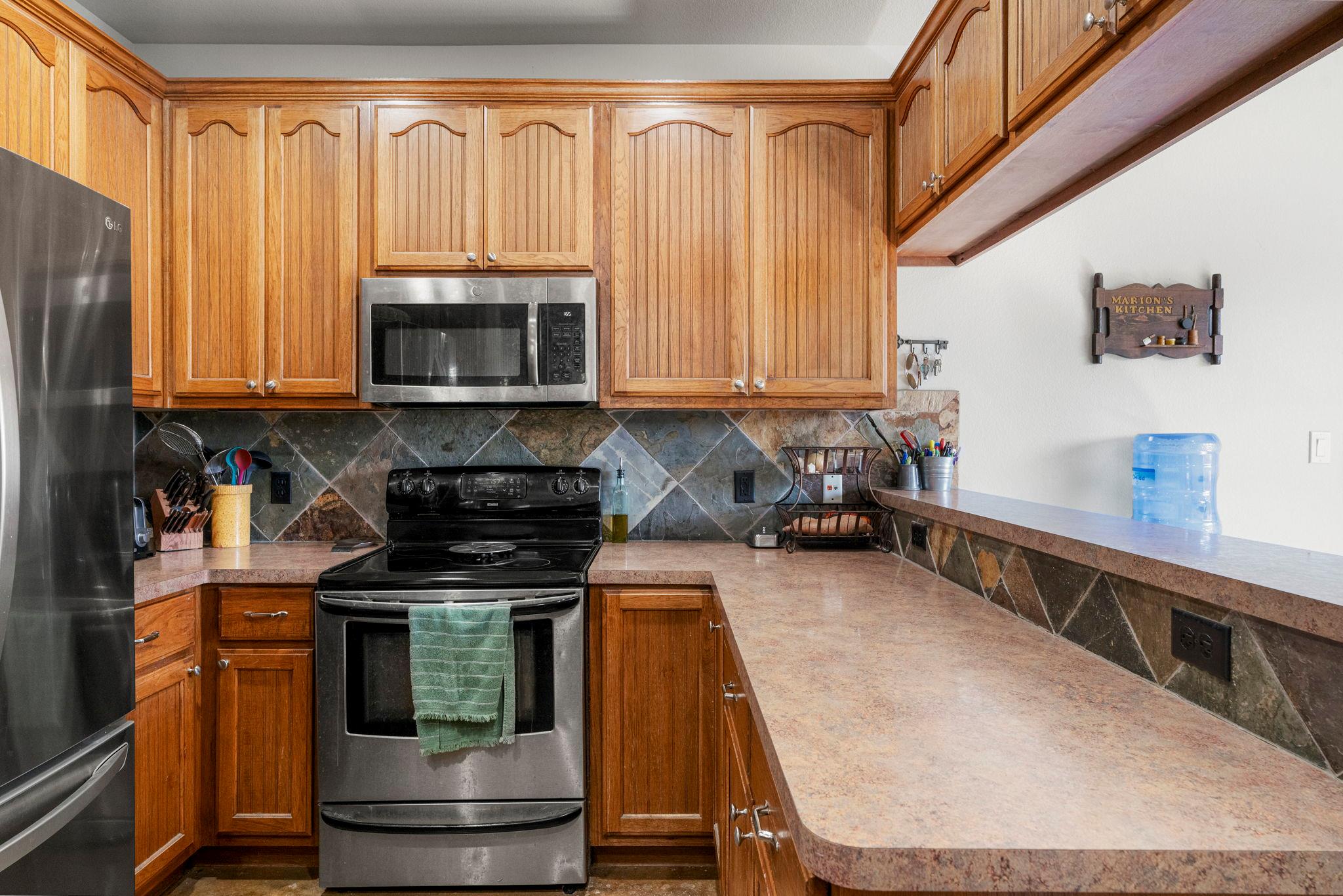 10233 Twin Lake Loop, Dripping Springs, TX 78620