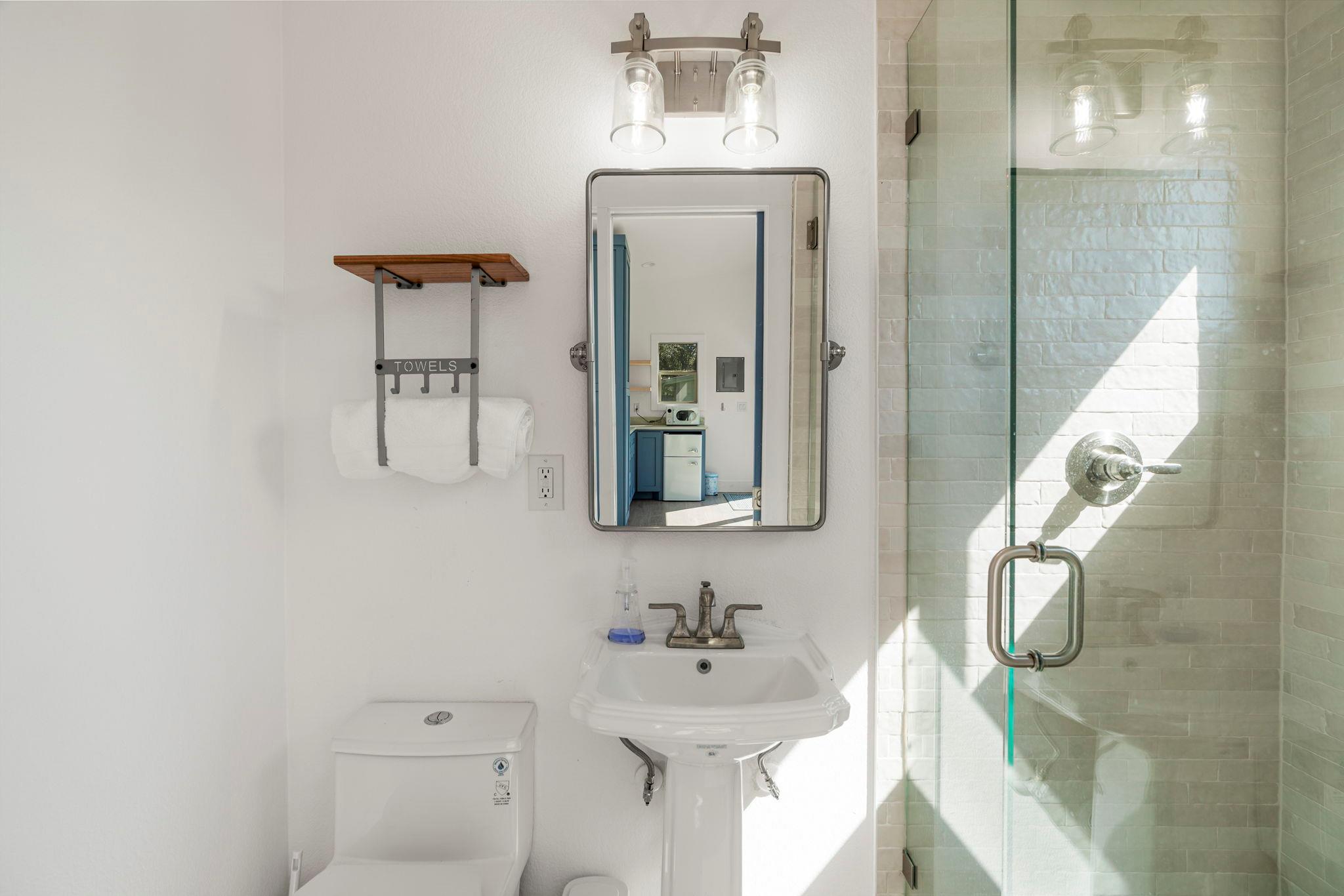 10233 Twin Lake Loop, Dripping Springs, TX 78620