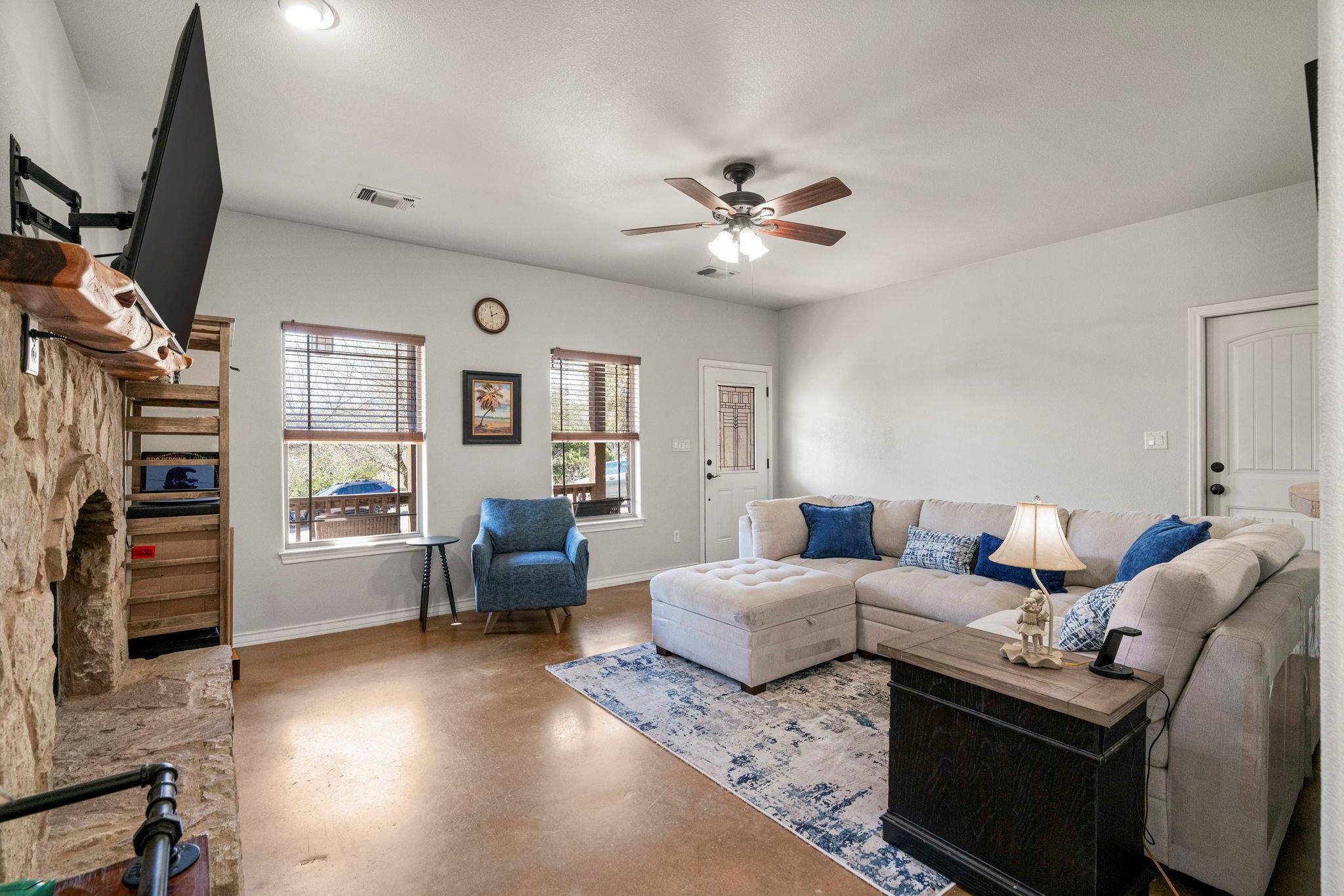 10233 Twin Lake Loop, Dripping Springs, TX 78620