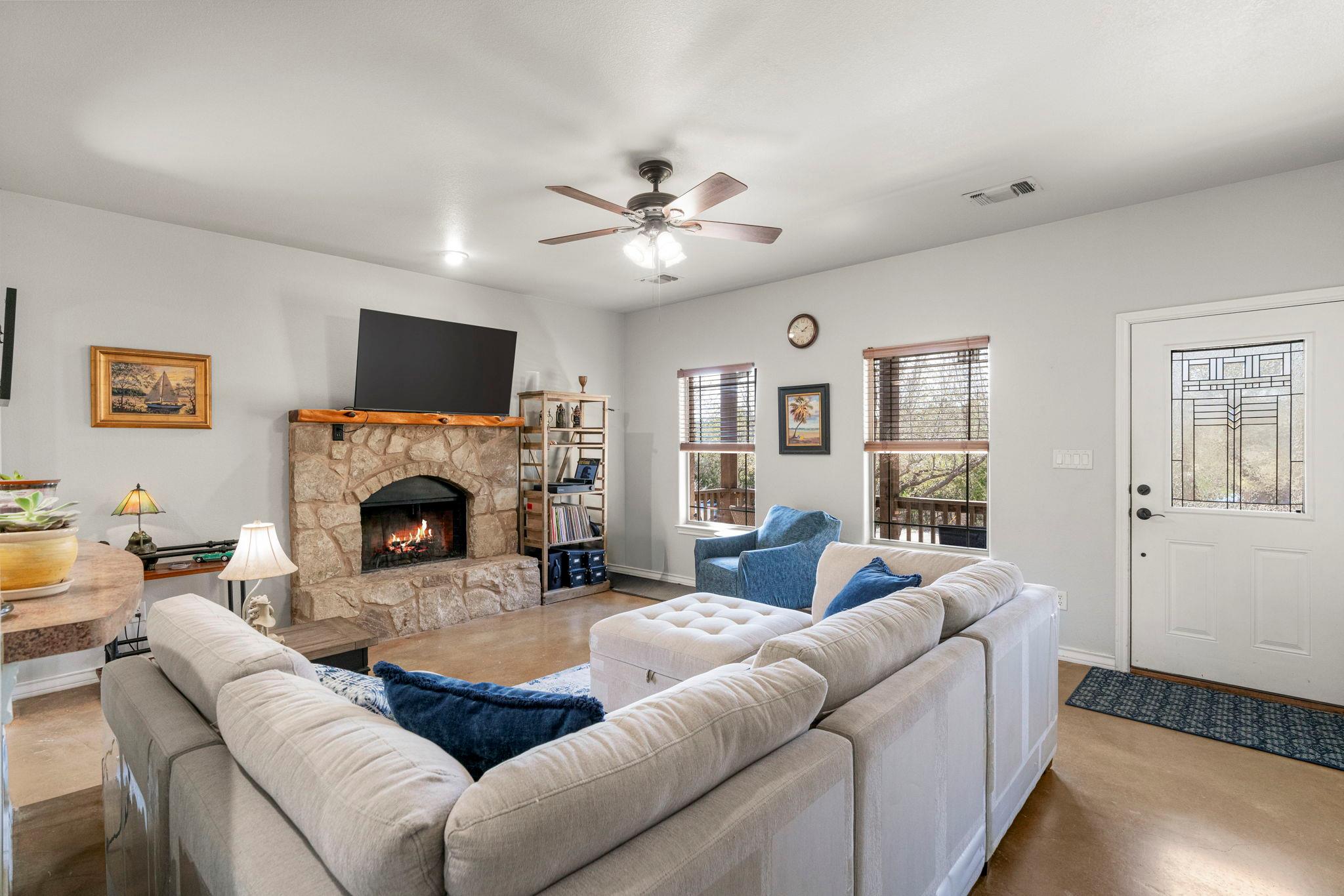 10233 Twin Lake Loop, Dripping Springs, TX 78620