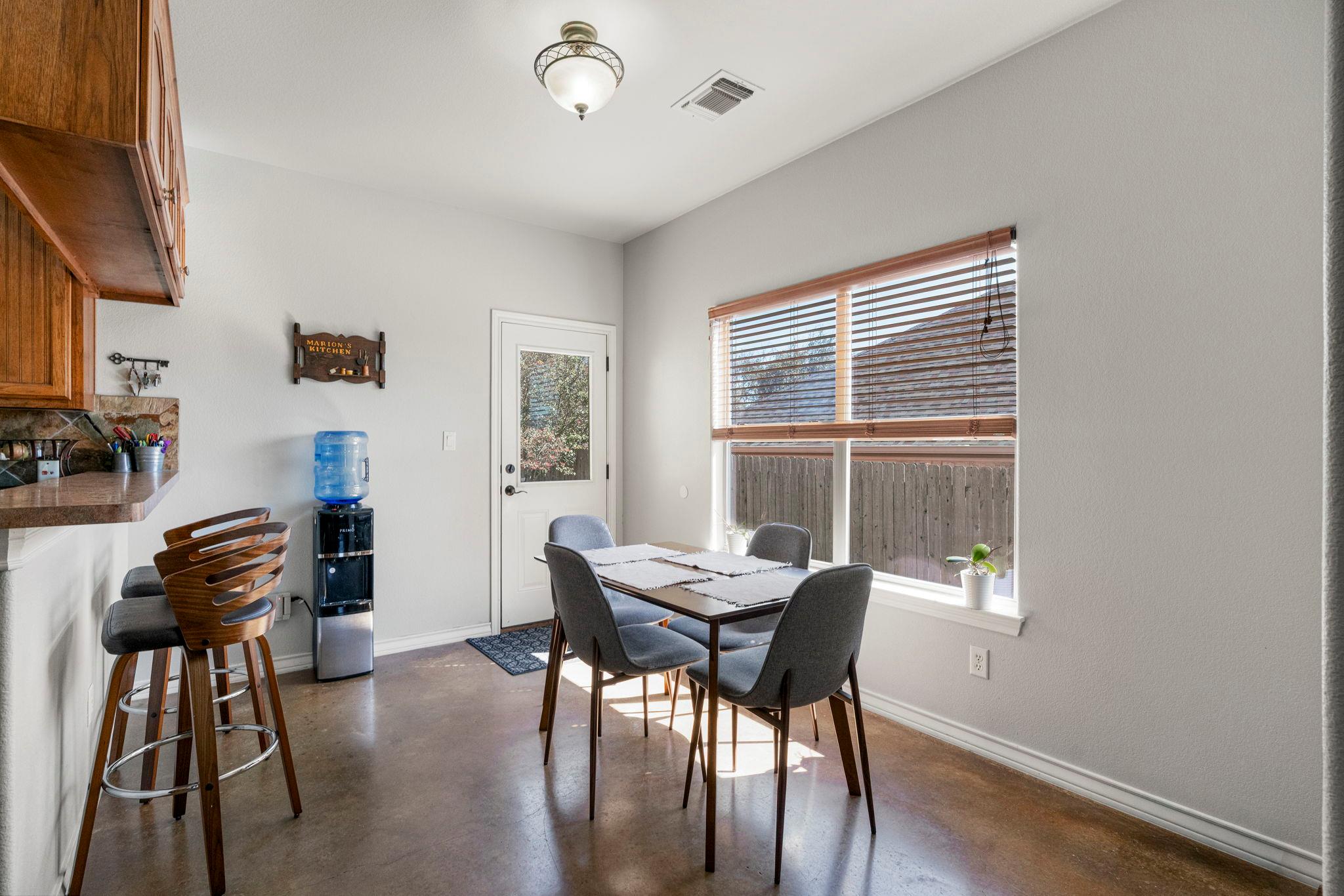 10233 Twin Lake Loop, Dripping Springs, TX 78620