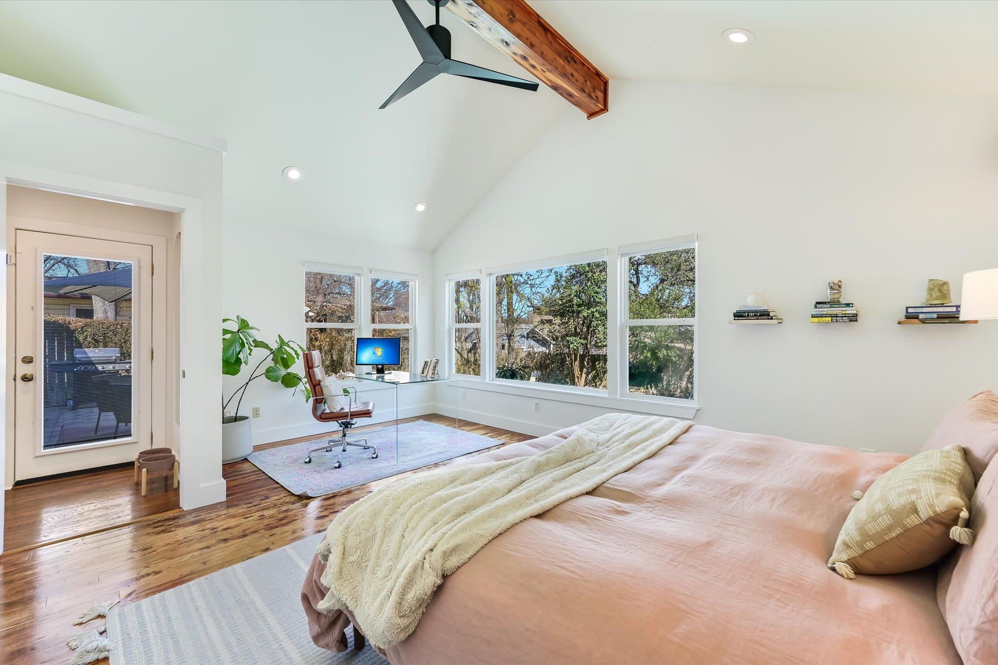 1204 E Live Oak St, Austin, TX 78704