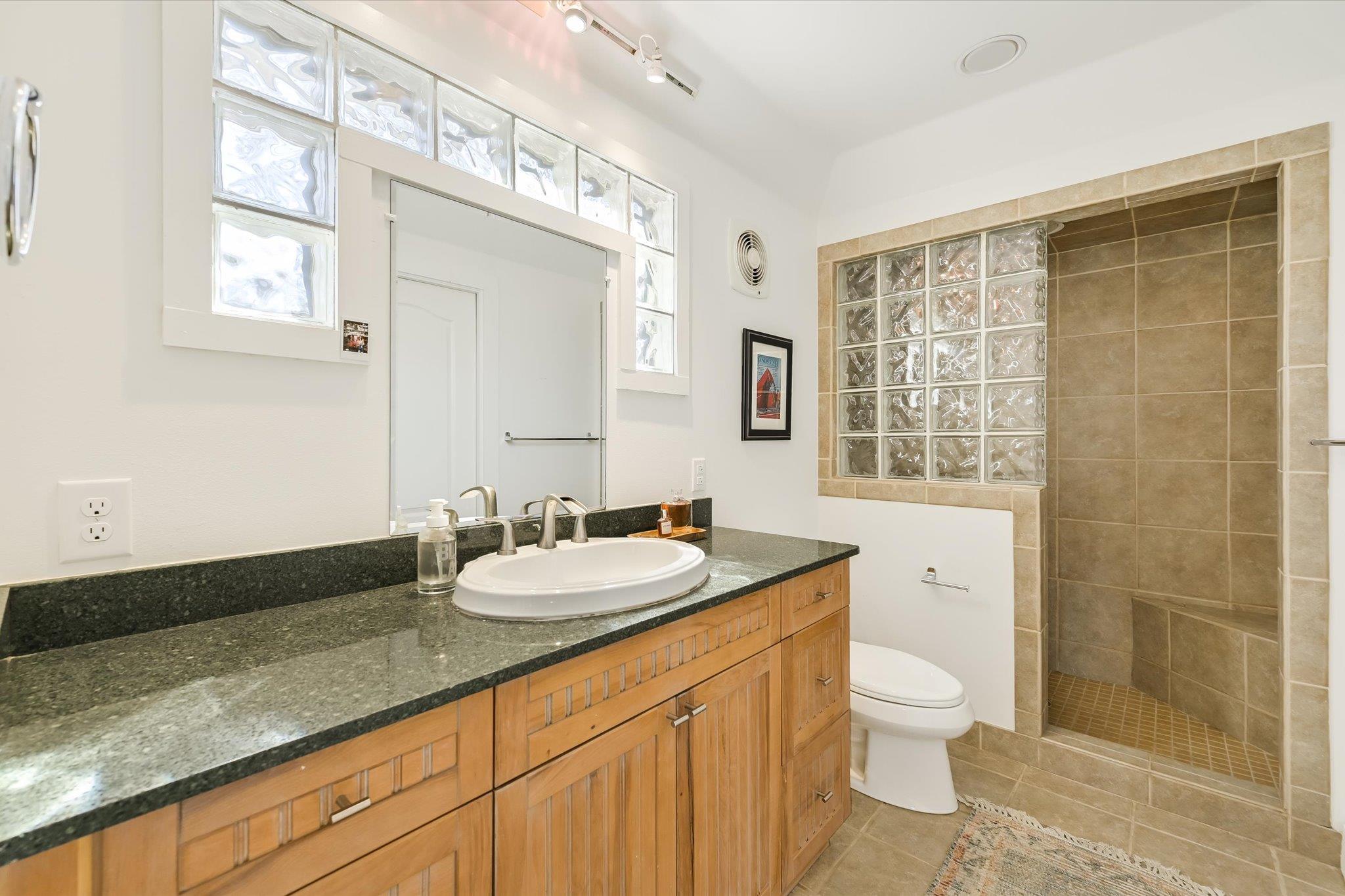 1204 E Live Oak St, Austin, TX 78704