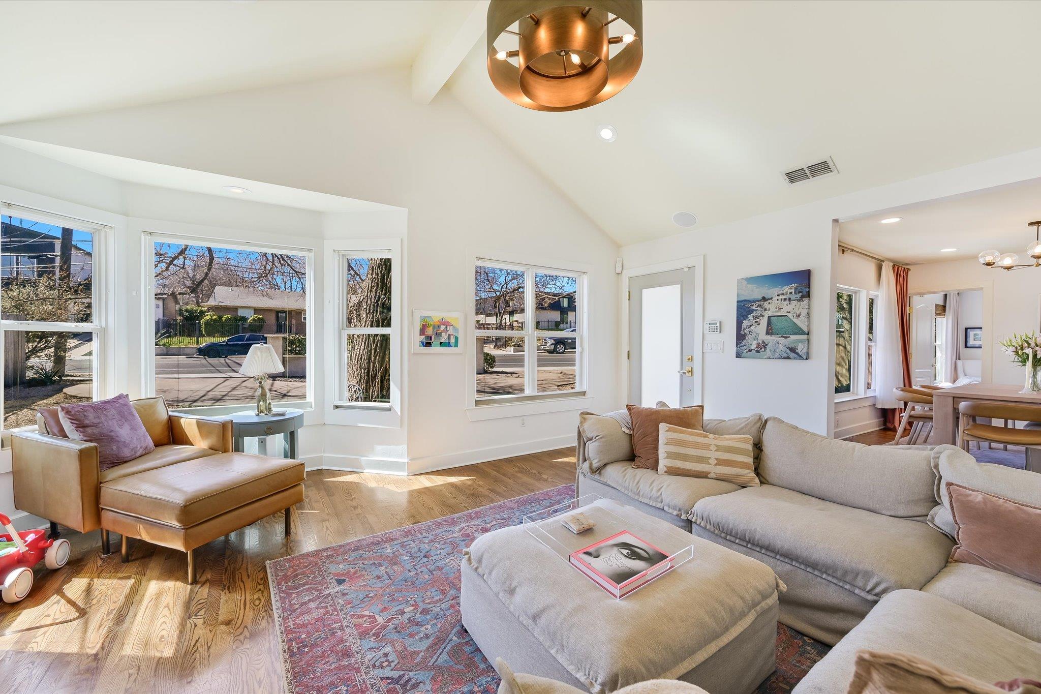 1204 E Live Oak St, Austin, TX 78704