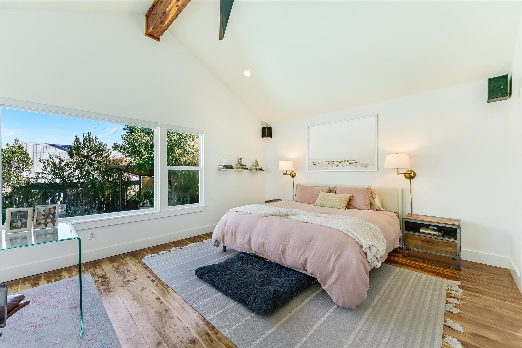 1204 E Live Oak St, Austin, TX 78704