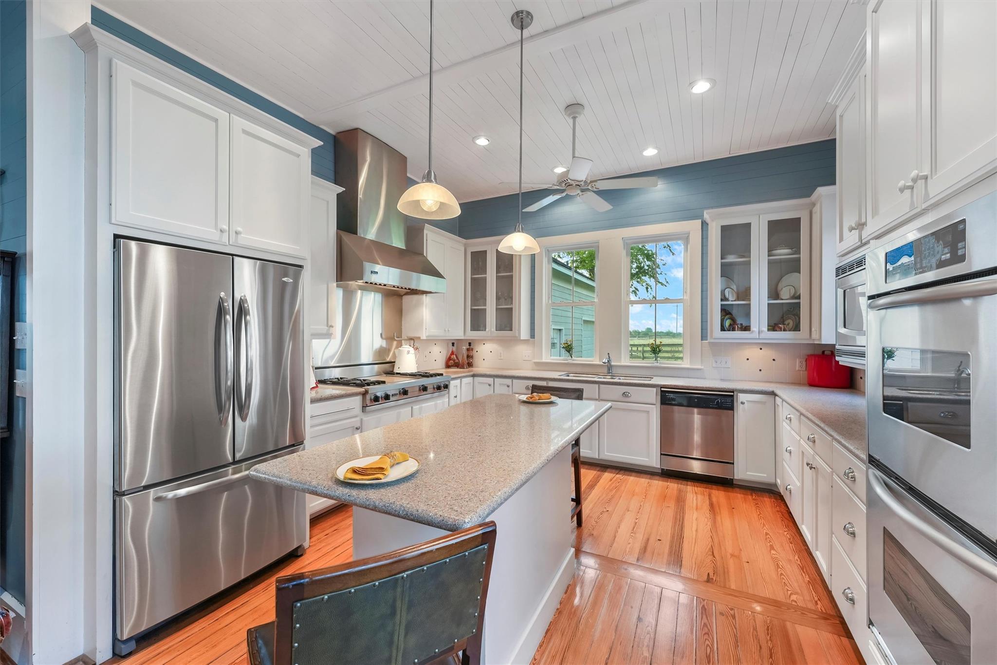 9058 Sam Houston Rd, Brenham, TX 77833