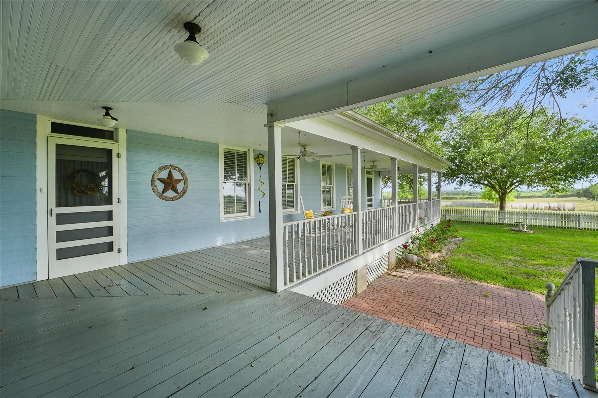 9058 Sam Houston Rd, Brenham, TX 77833