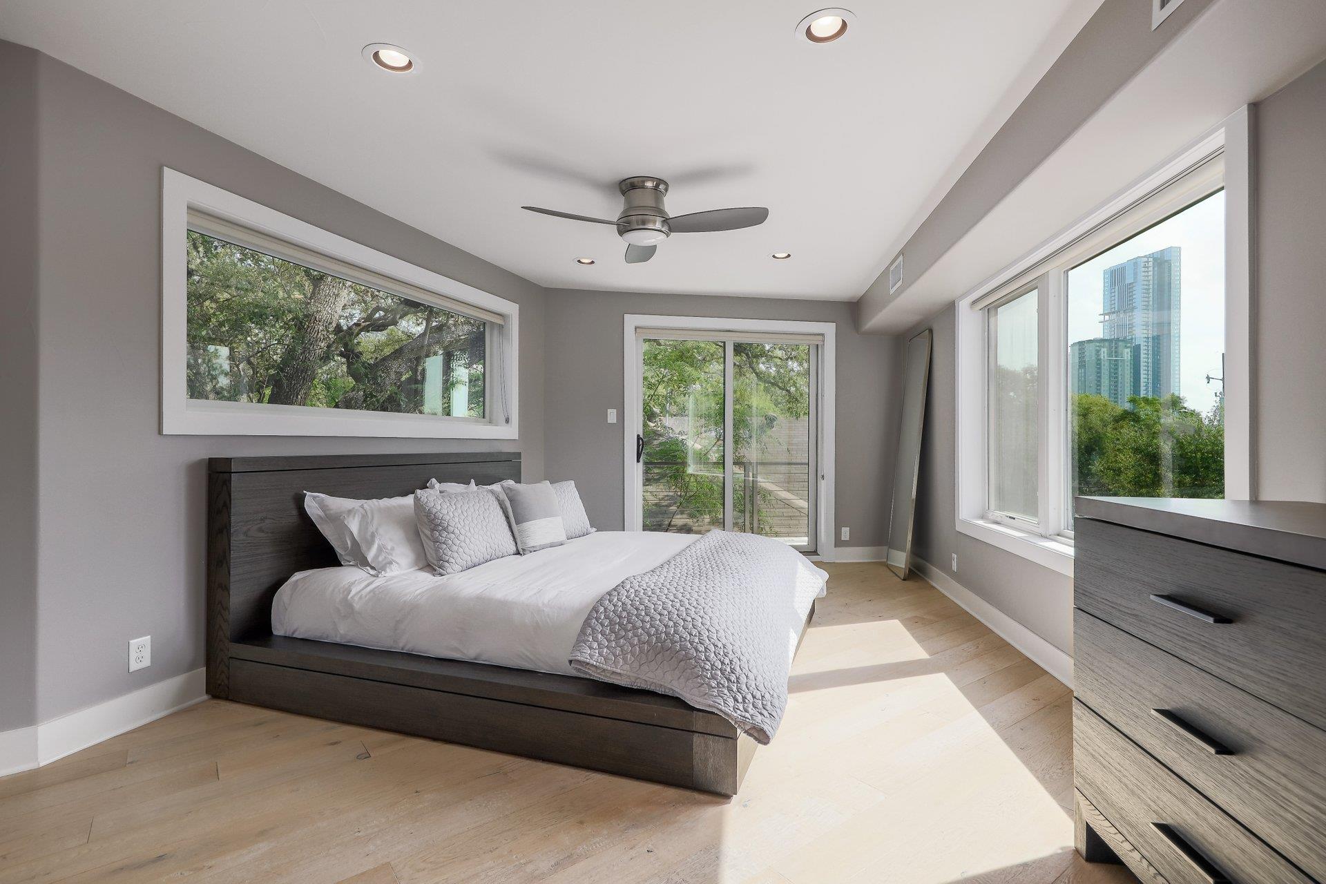 1010 Hillside Ave, Austin, TX 78704