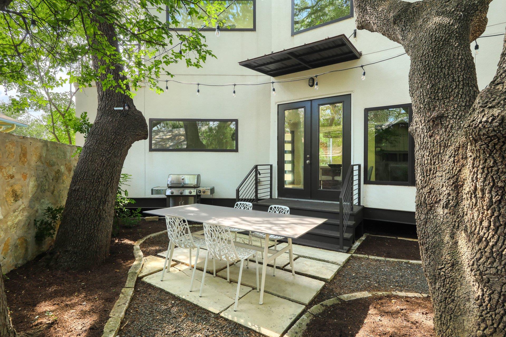 1010 Hillside Ave, Austin, TX 78704