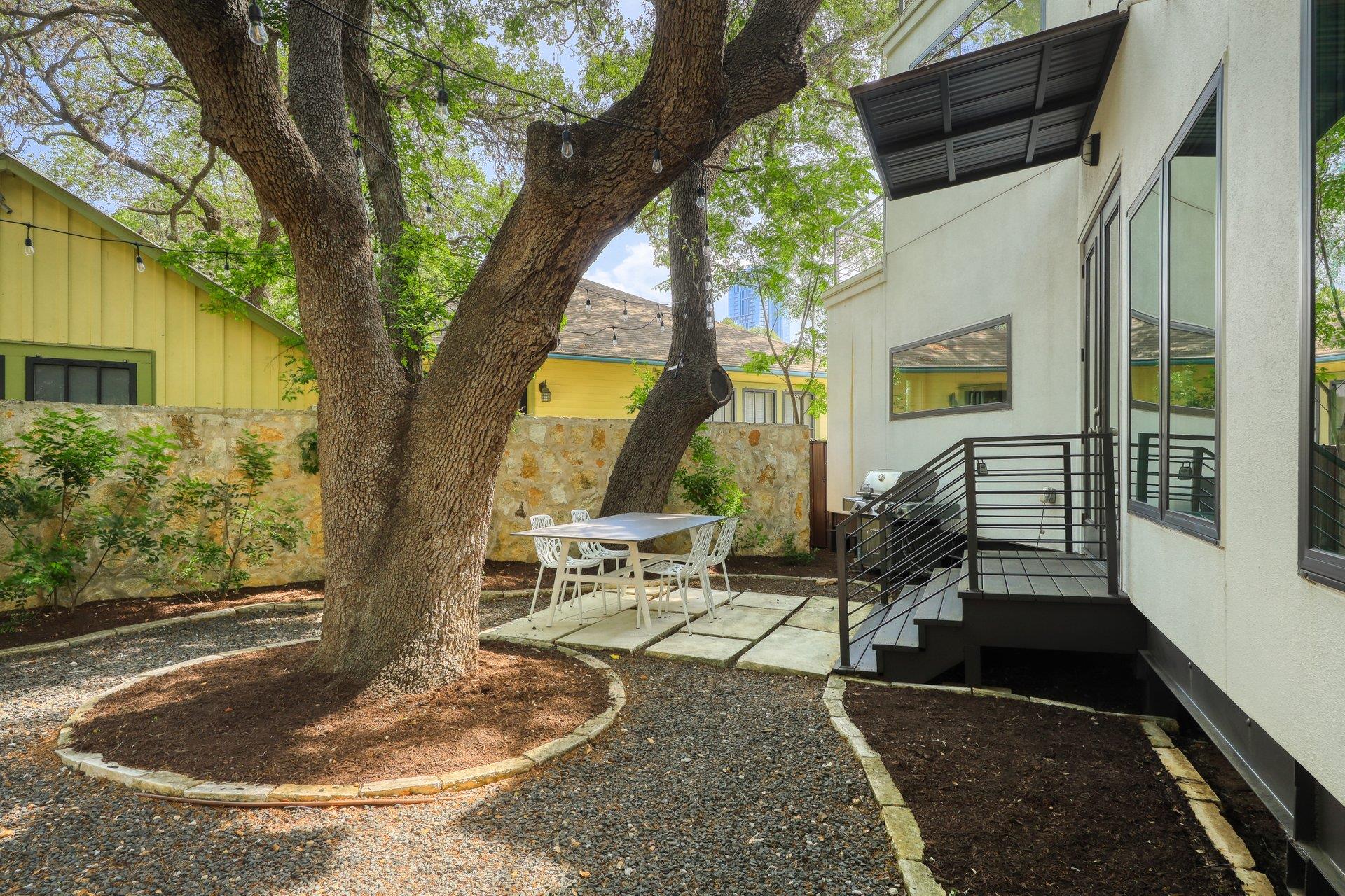 1010 Hillside Ave, Austin, TX 78704