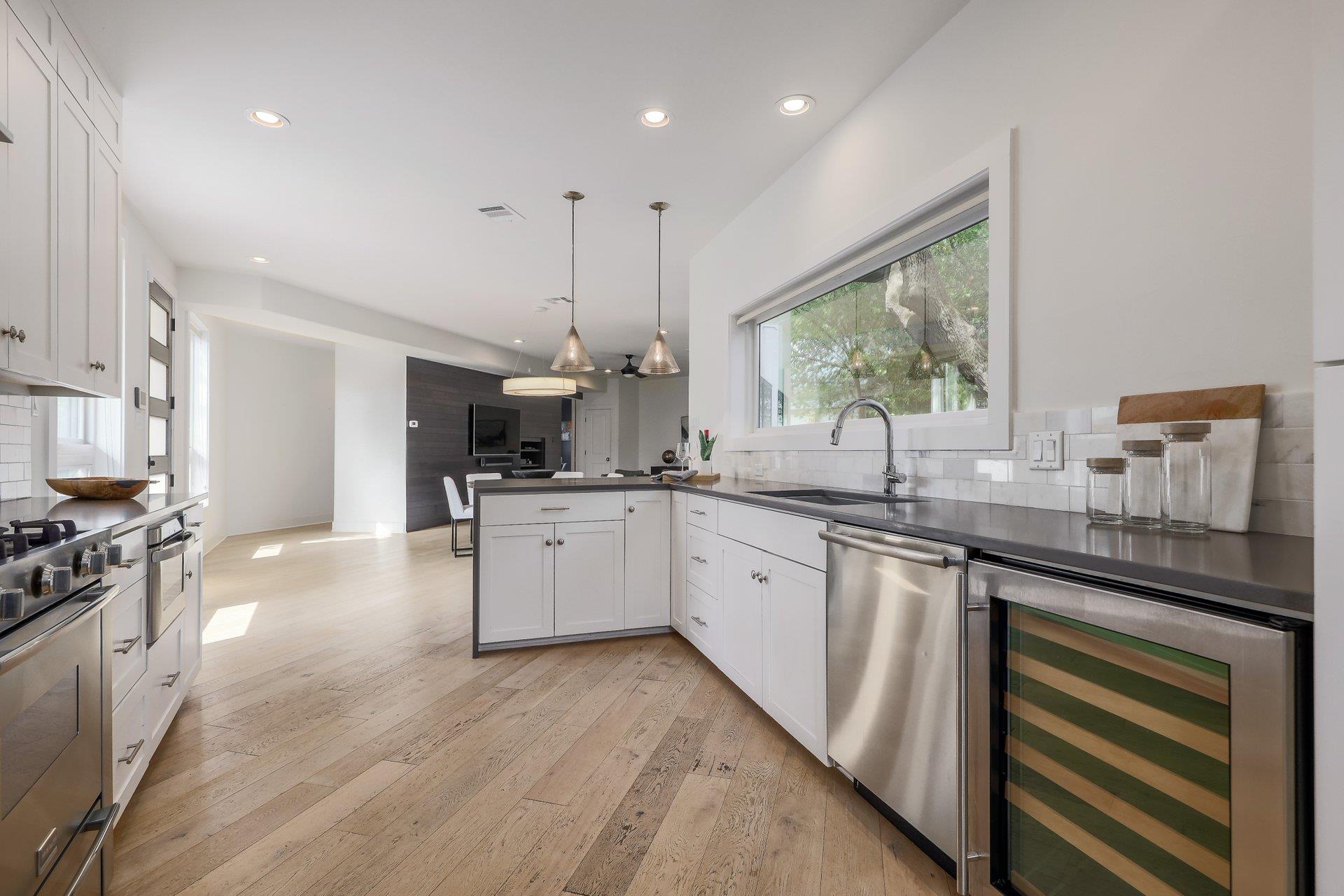 1010 Hillside Ave, Austin, TX 78704