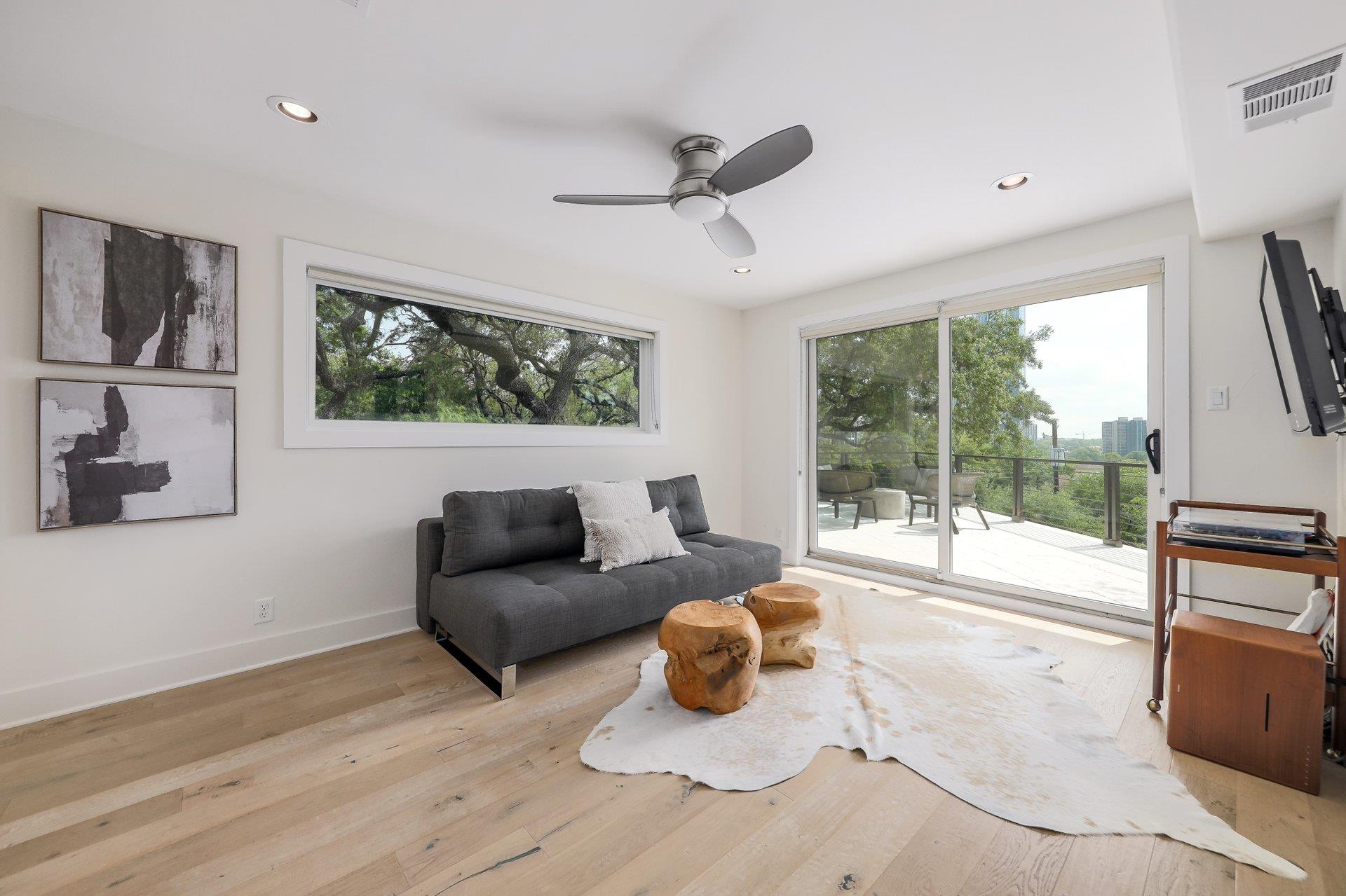 1010 Hillside Ave, Austin, TX 78704