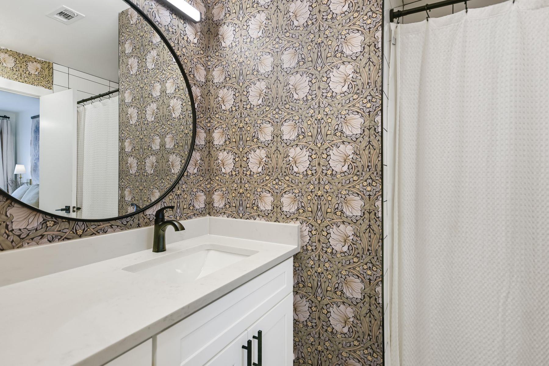 2605 Garrettson Dr # B, Austin, TX 78748