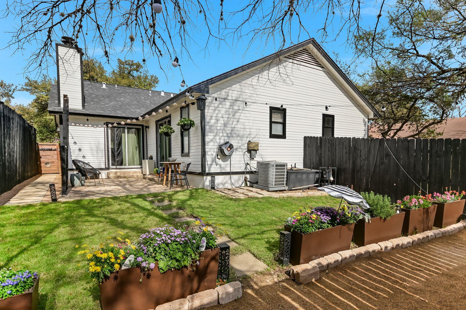 2605 Garrettson Dr # B, Austin, TX 78748