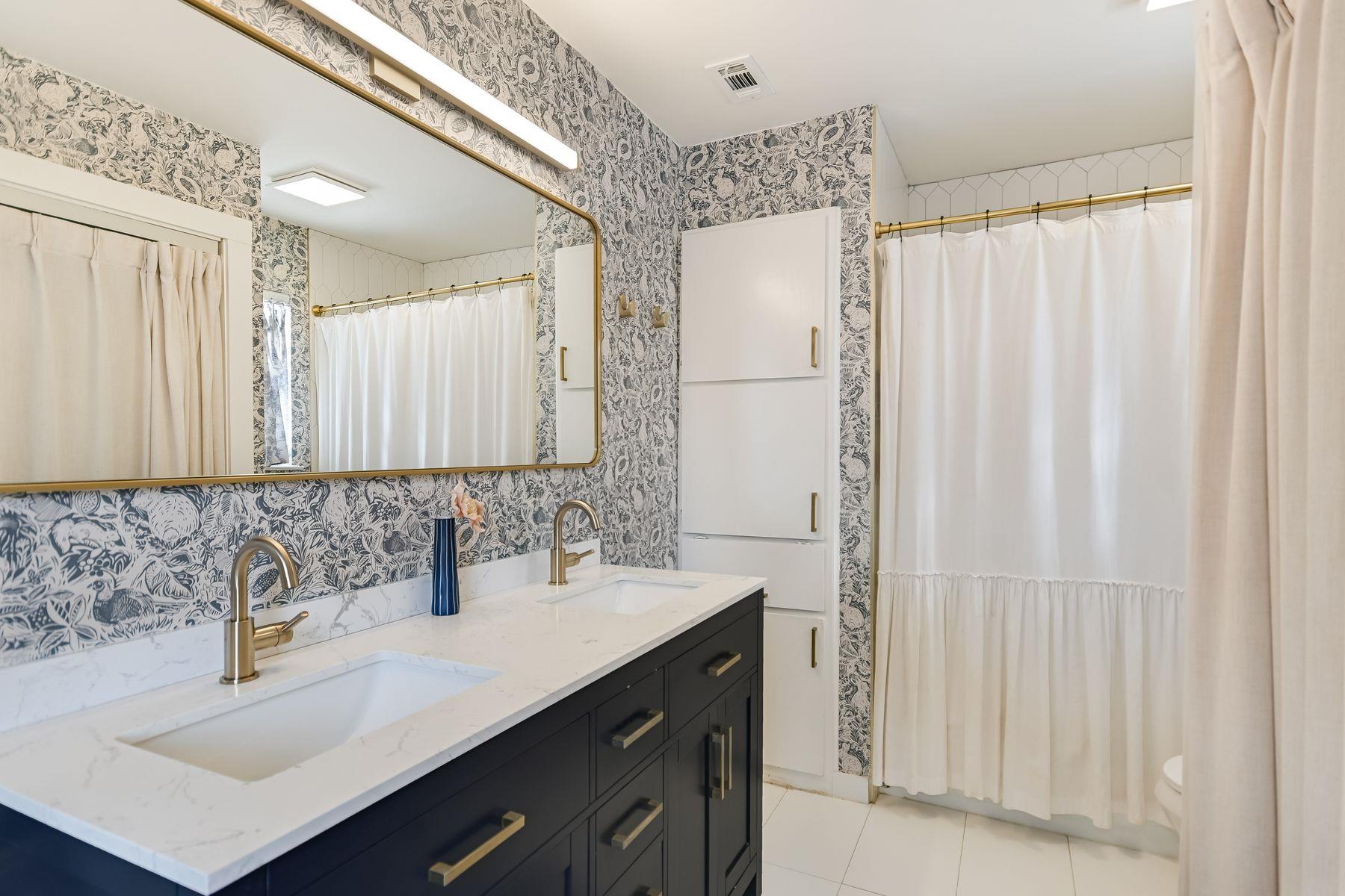 2605 Garrettson Dr # B, Austin, TX 78748