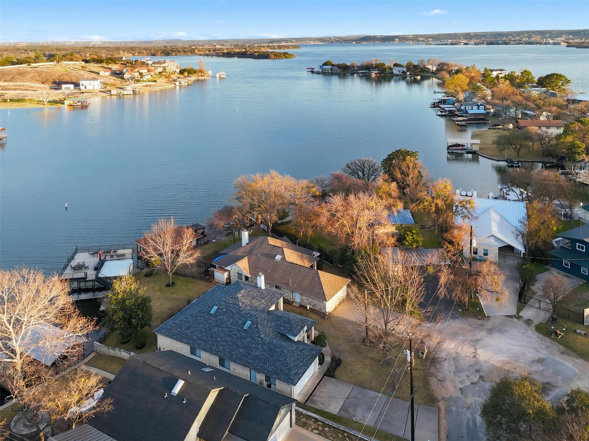 609 E Briarway Dr, Granite Shoals, TX 78654