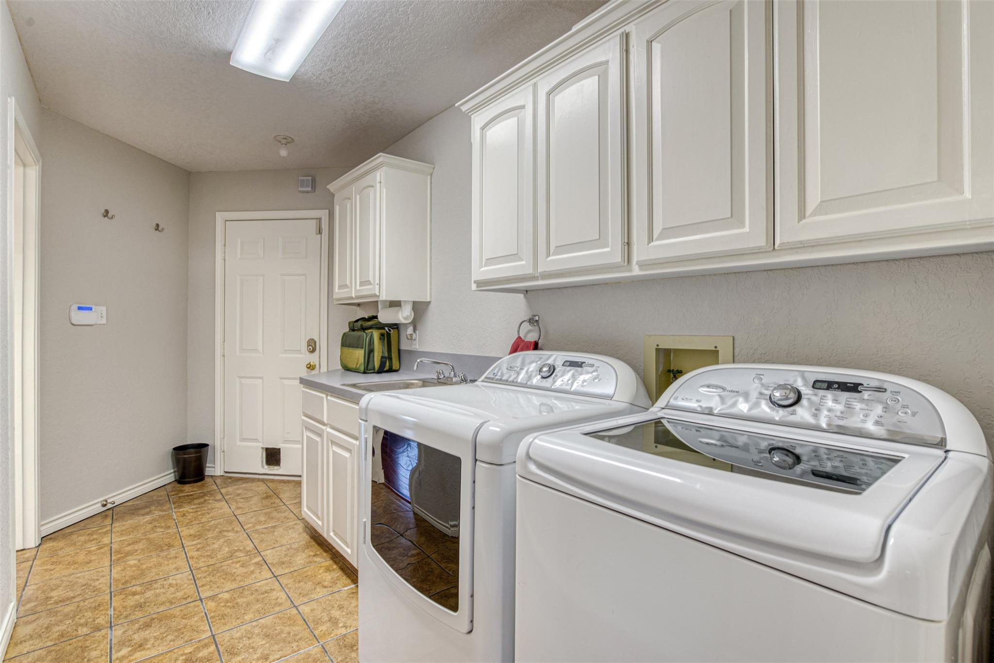 609 E Briarway Dr, Granite Shoals, TX 78654