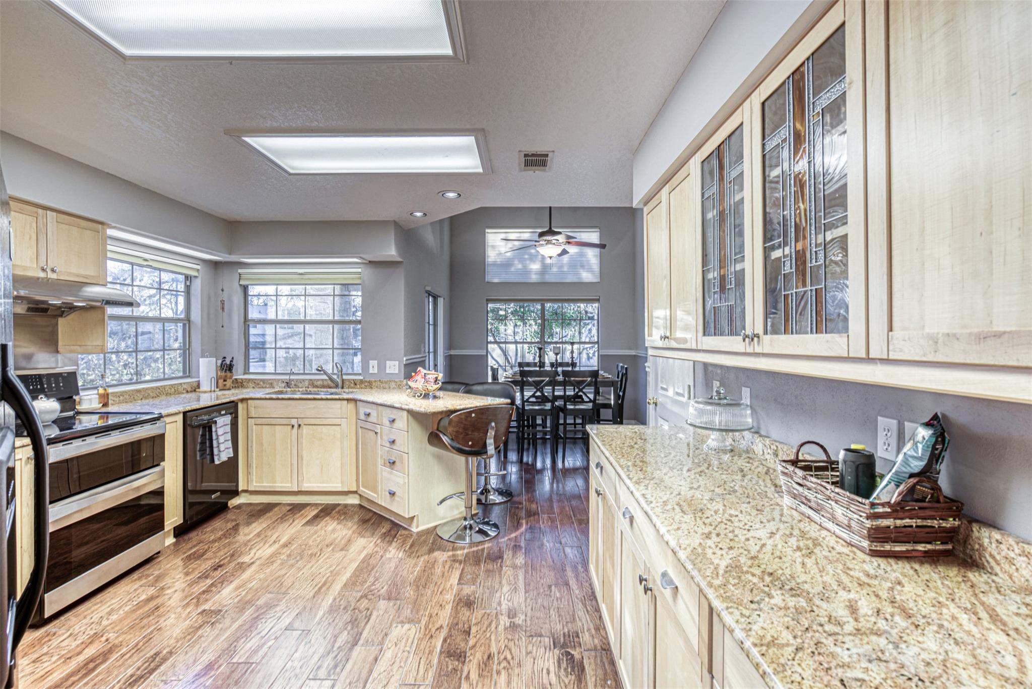 609 E Briarway Dr, Granite Shoals, TX 78654