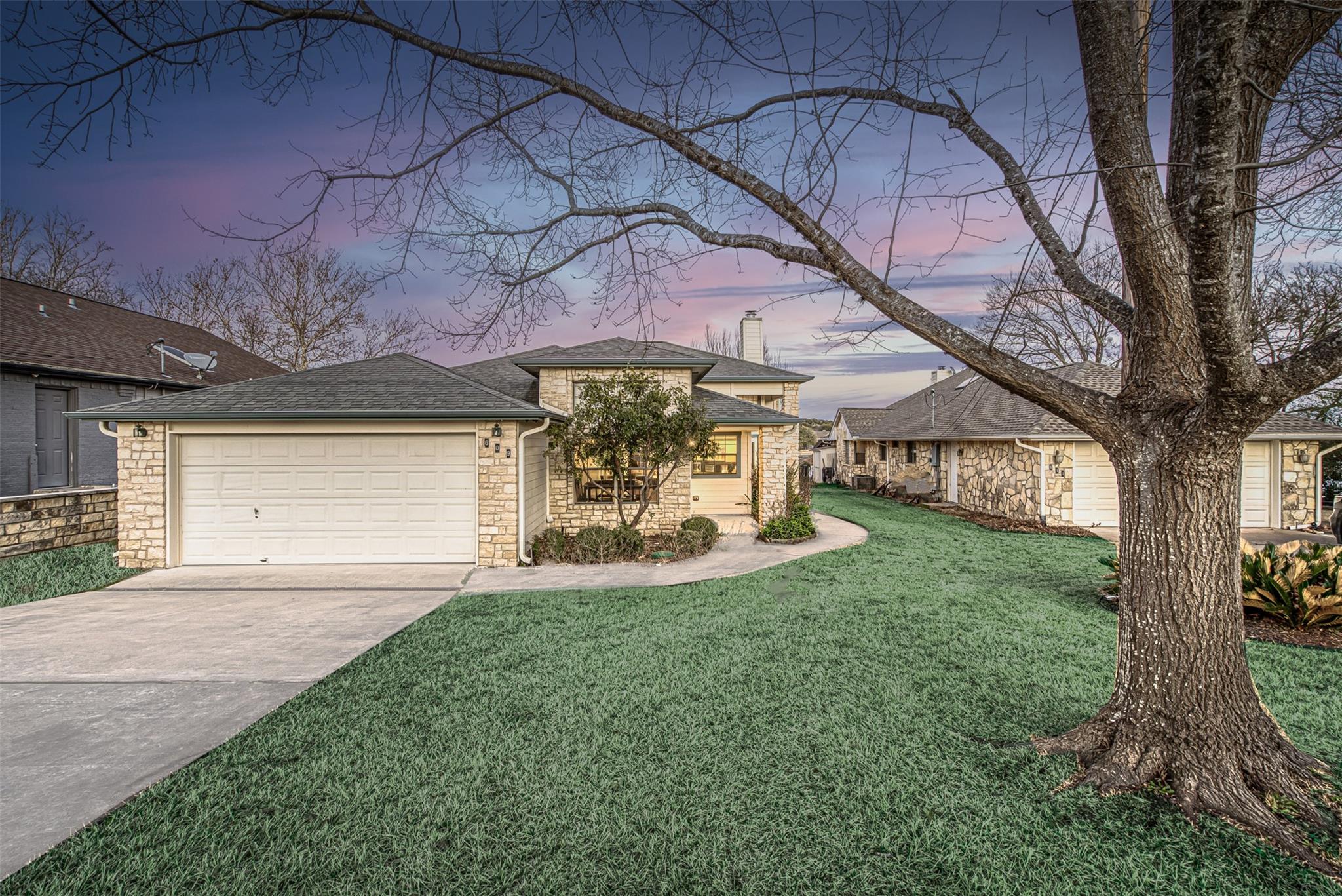 609 E Briarway Dr, Granite Shoals, TX 78654