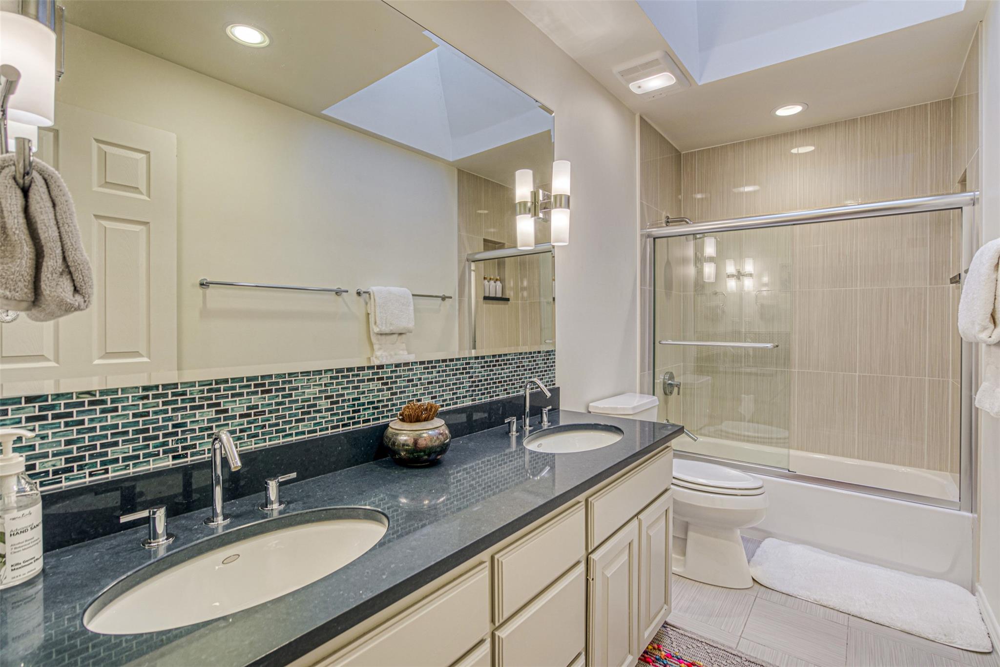 609 E Briarway Dr, Granite Shoals, TX 78654