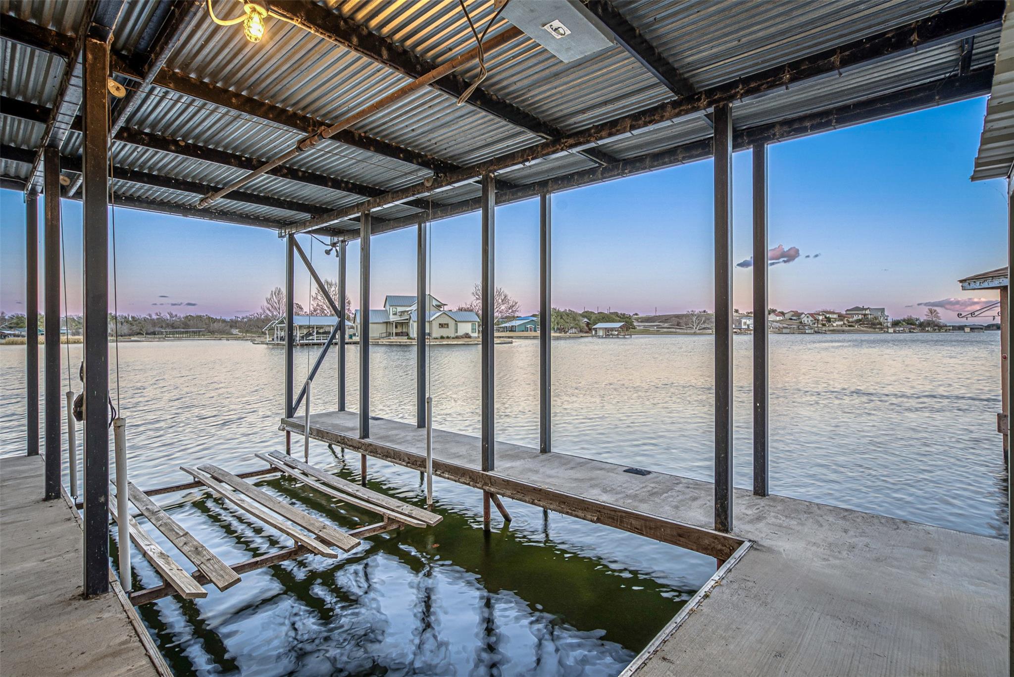 609 E Briarway Dr, Granite Shoals, TX 78654