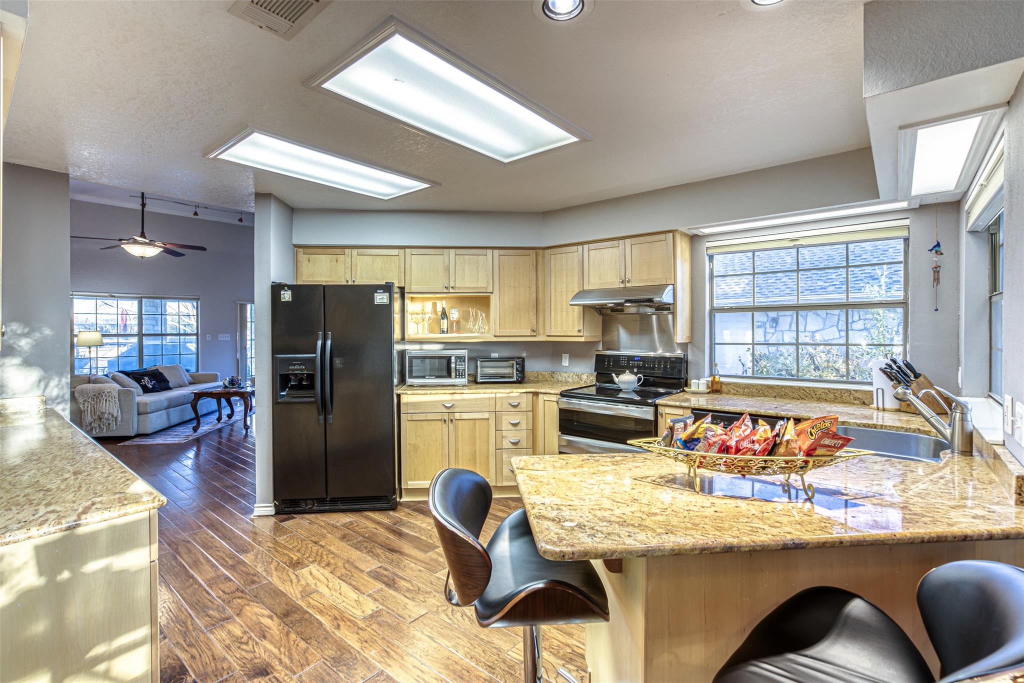 609 E Briarway Dr, Granite Shoals, TX 78654