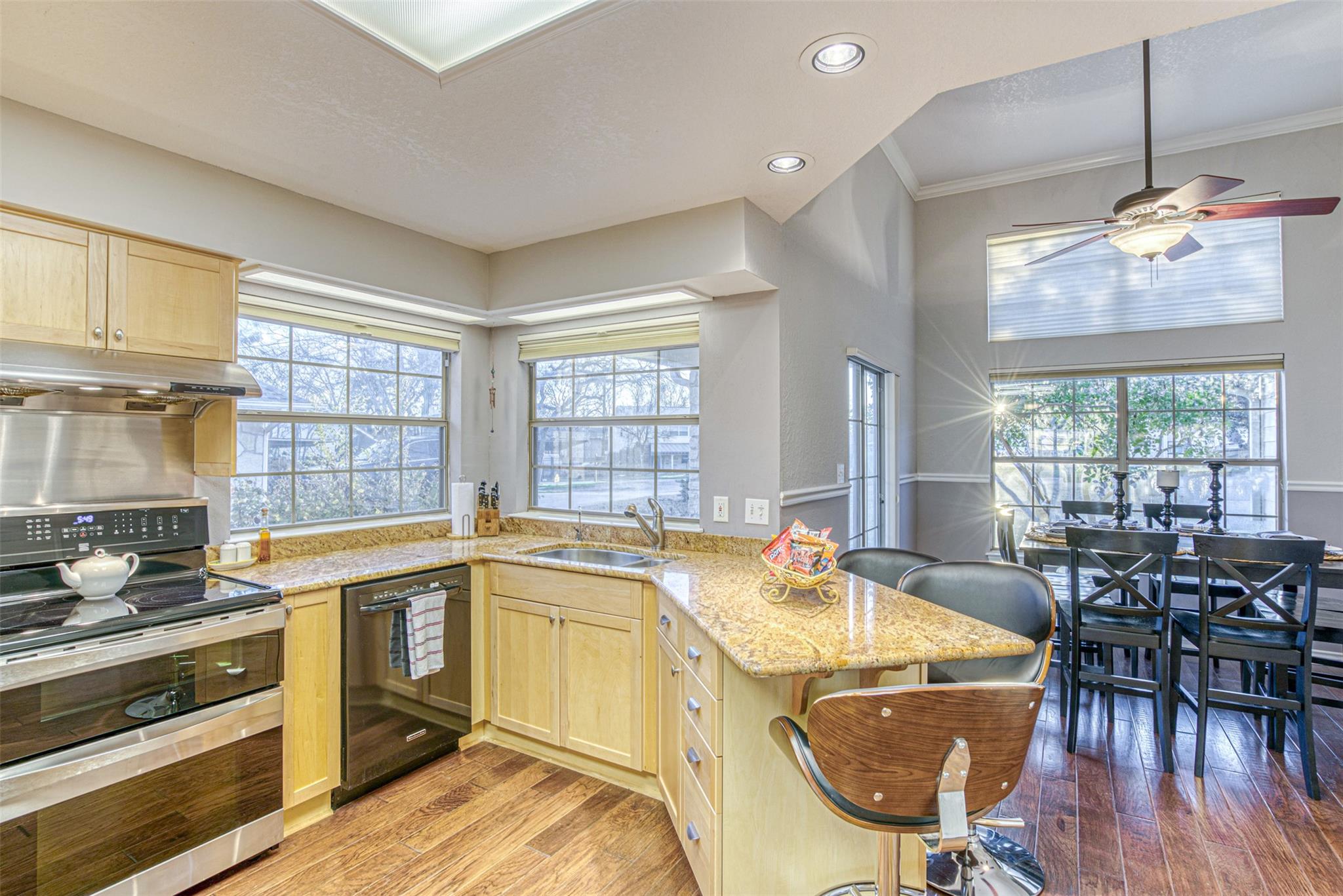 609 E Briarway Dr, Granite Shoals, TX 78654