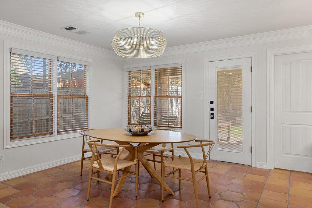 2009 Winsted Ln # A, Austin, TX 78703