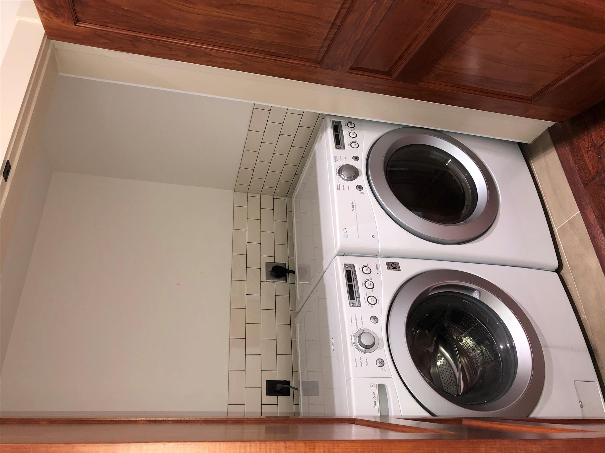 110 W 2nd St # Loft B, Taylor, TX 76574