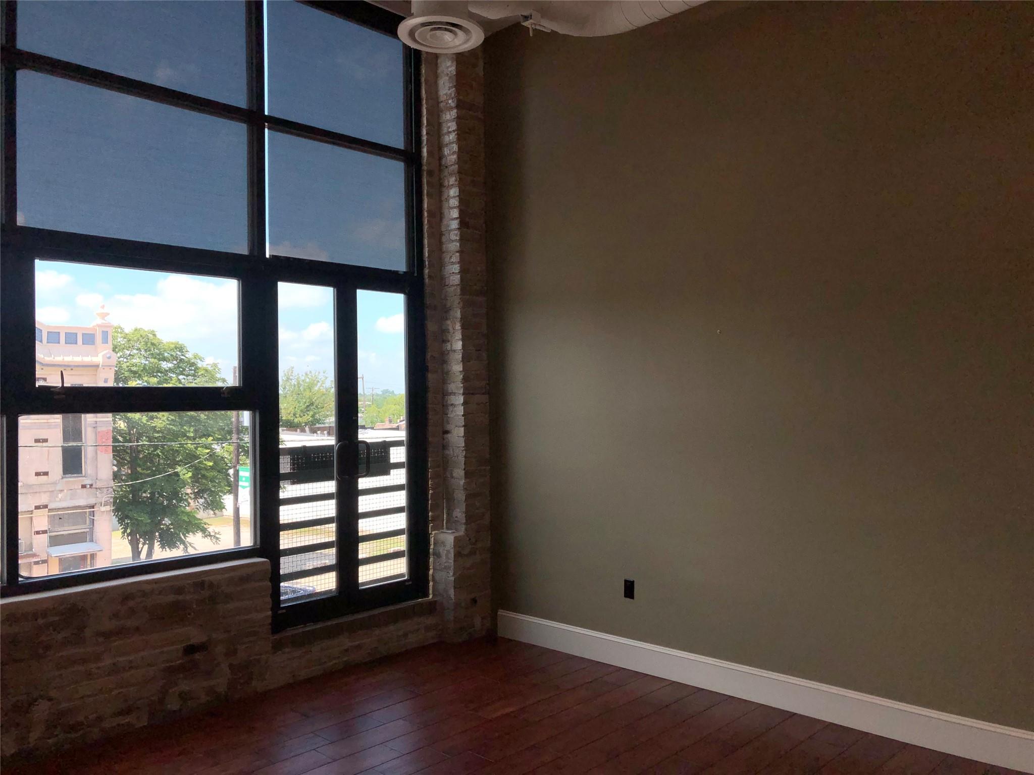 110 W 2nd St # Loft B, Taylor, TX 76574