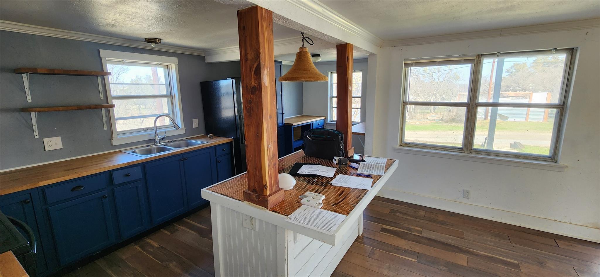 504 W Luce St, Llano, TX 78643