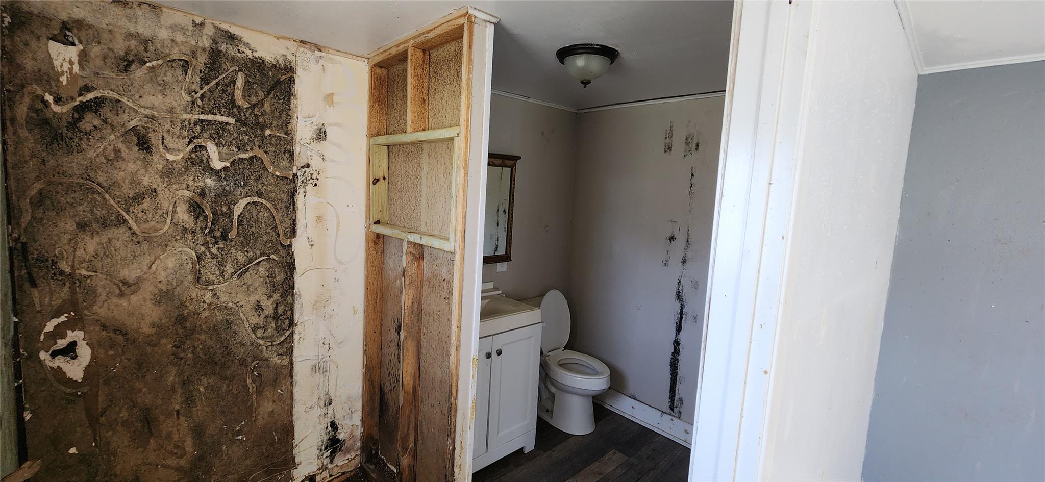 504 W Luce St, Llano, TX 78643