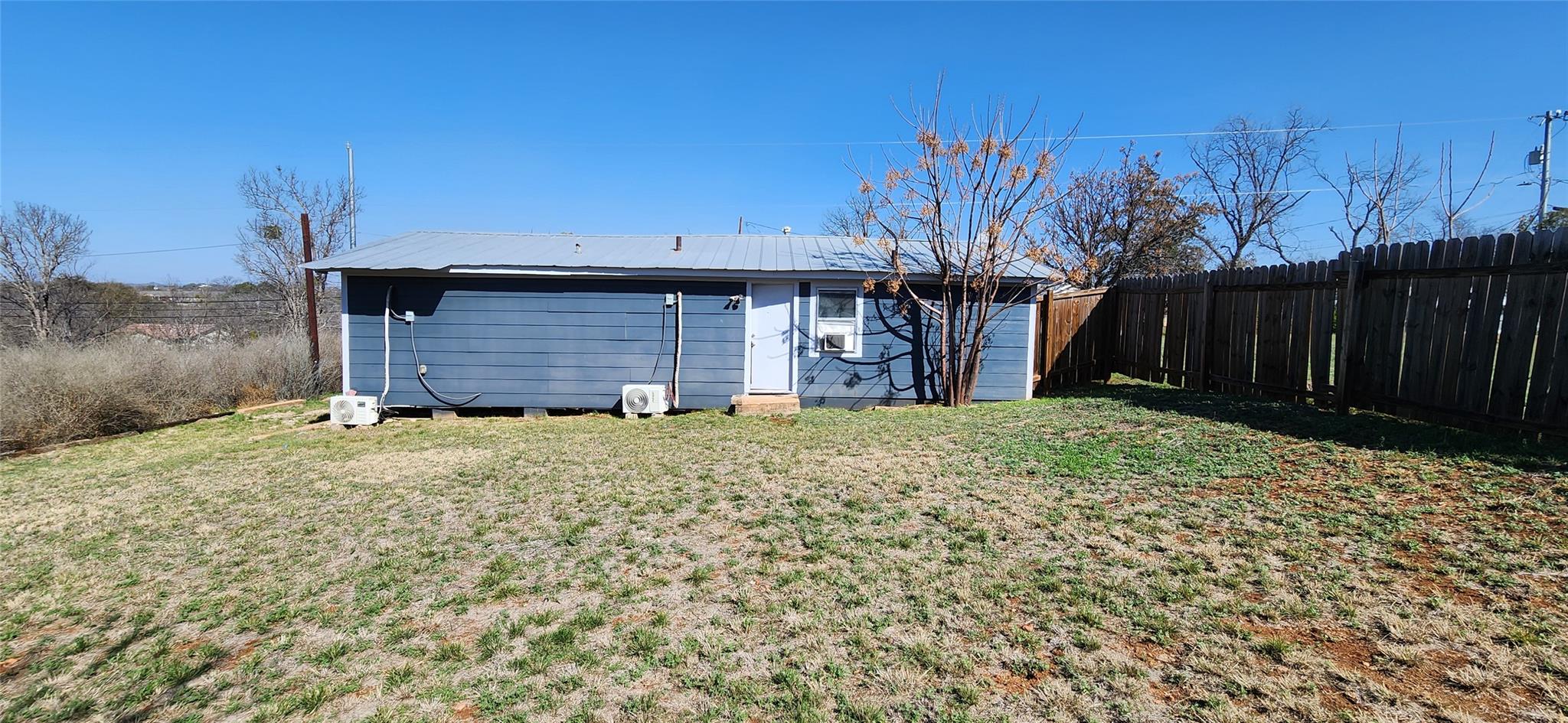 504 W Luce St, Llano, TX 78643